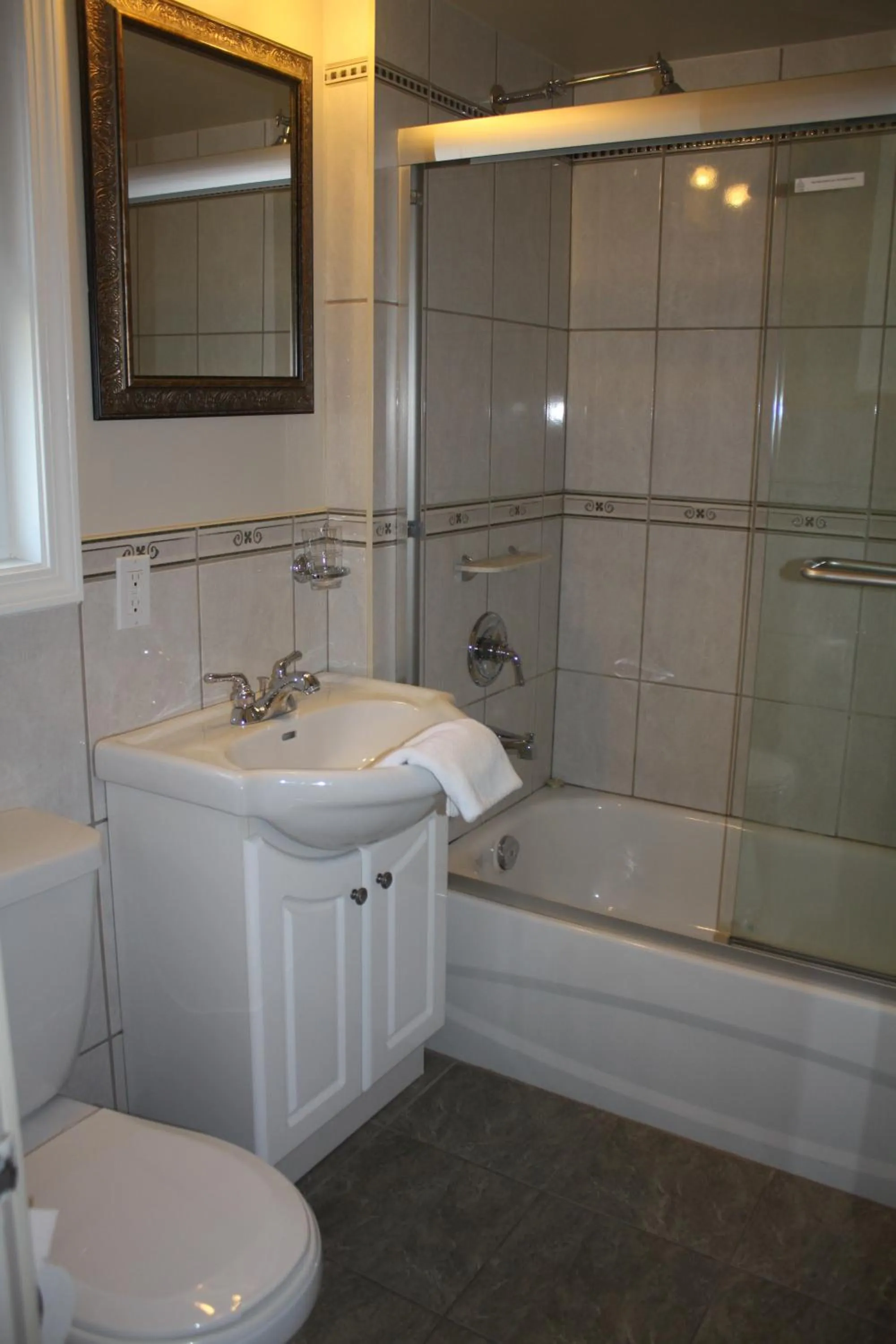 Shower in The Classic Horseshoe Bay Motel