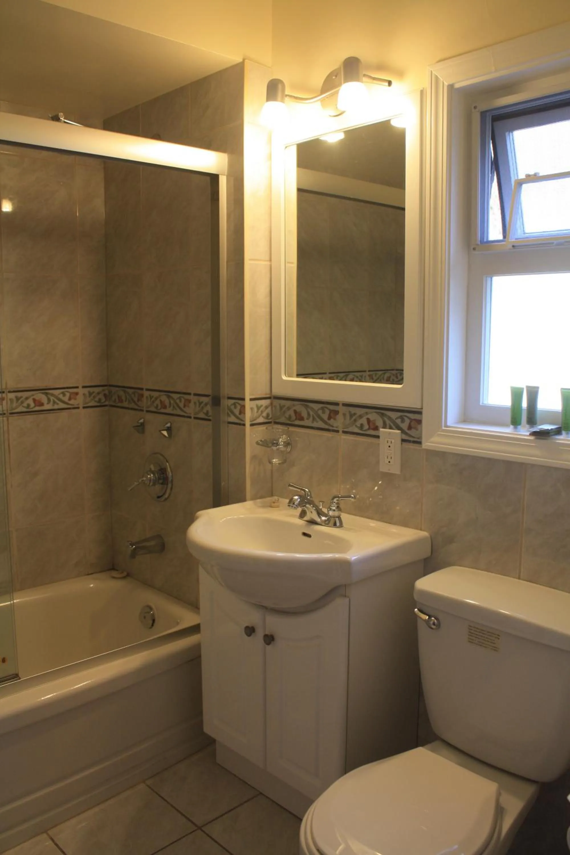 Shower in The Classic Horseshoe Bay Motel