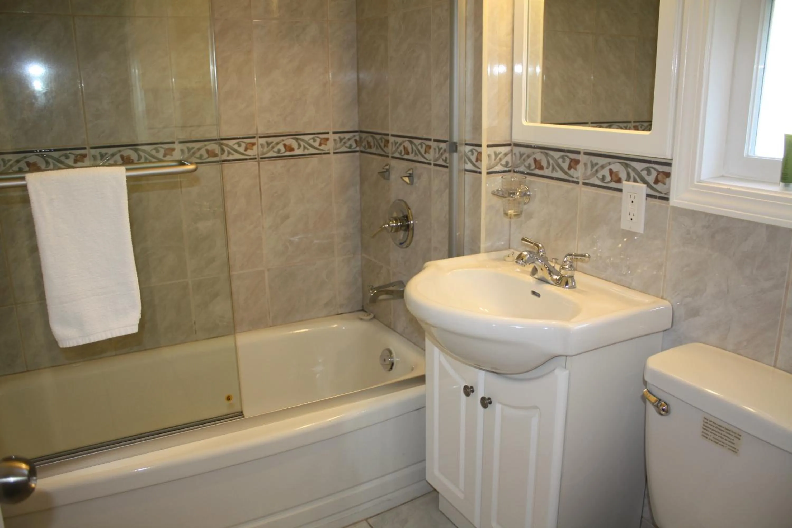 Shower in The Classic Horseshoe Bay Motel