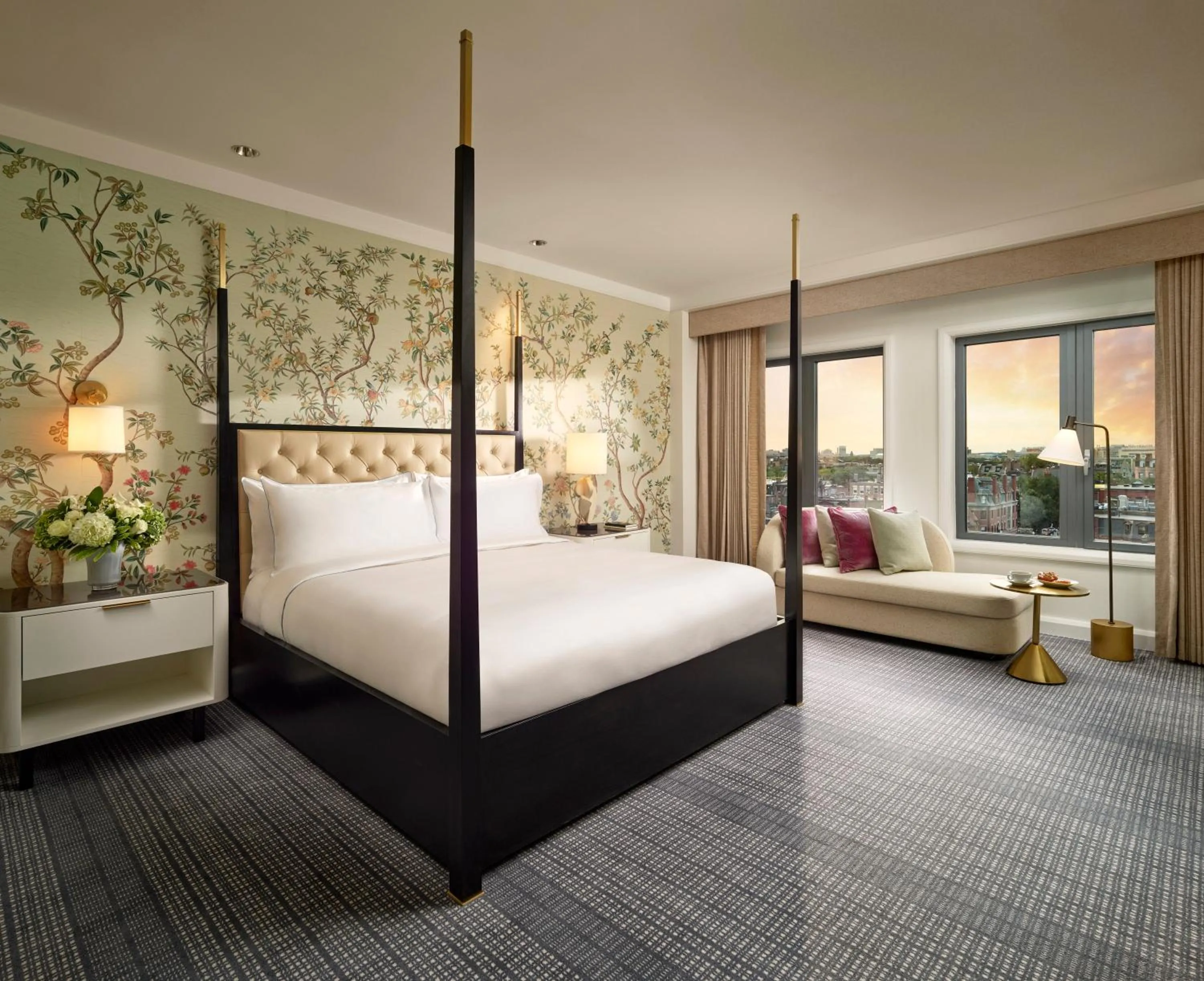 Bedroom, Bed in Mandarin Oriental, Boston
