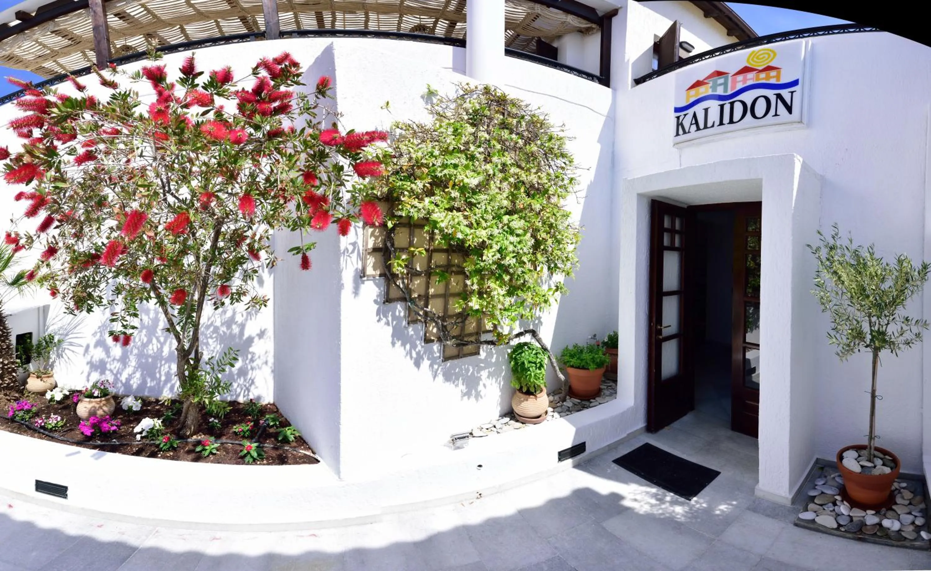 Facade/entrance in Kalidon beach Hotel