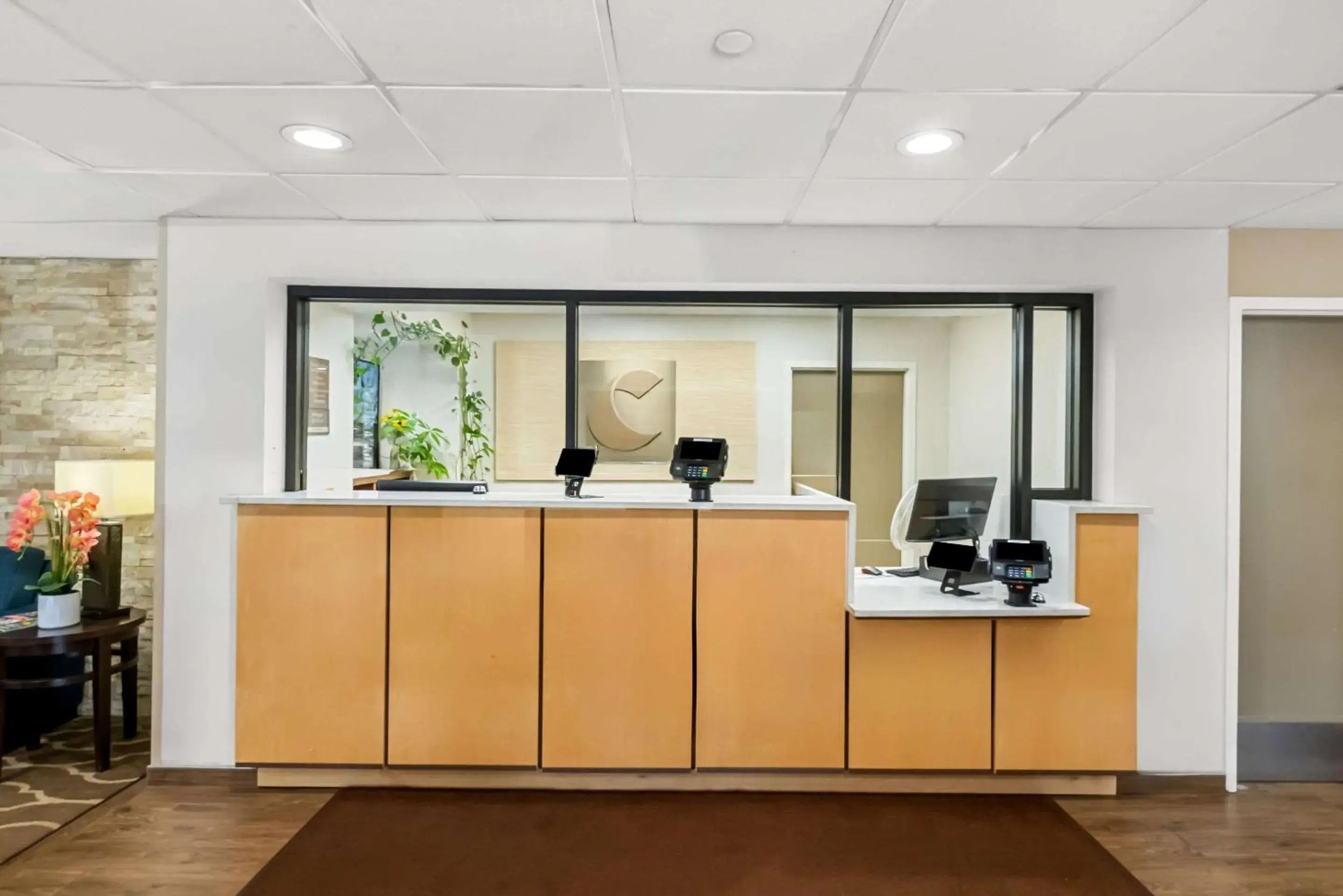 Lobby or reception in Comfort Inn & Suites Durham near Duke University Lobby or reception in Comfort Inn & Suites Durham near Duke University