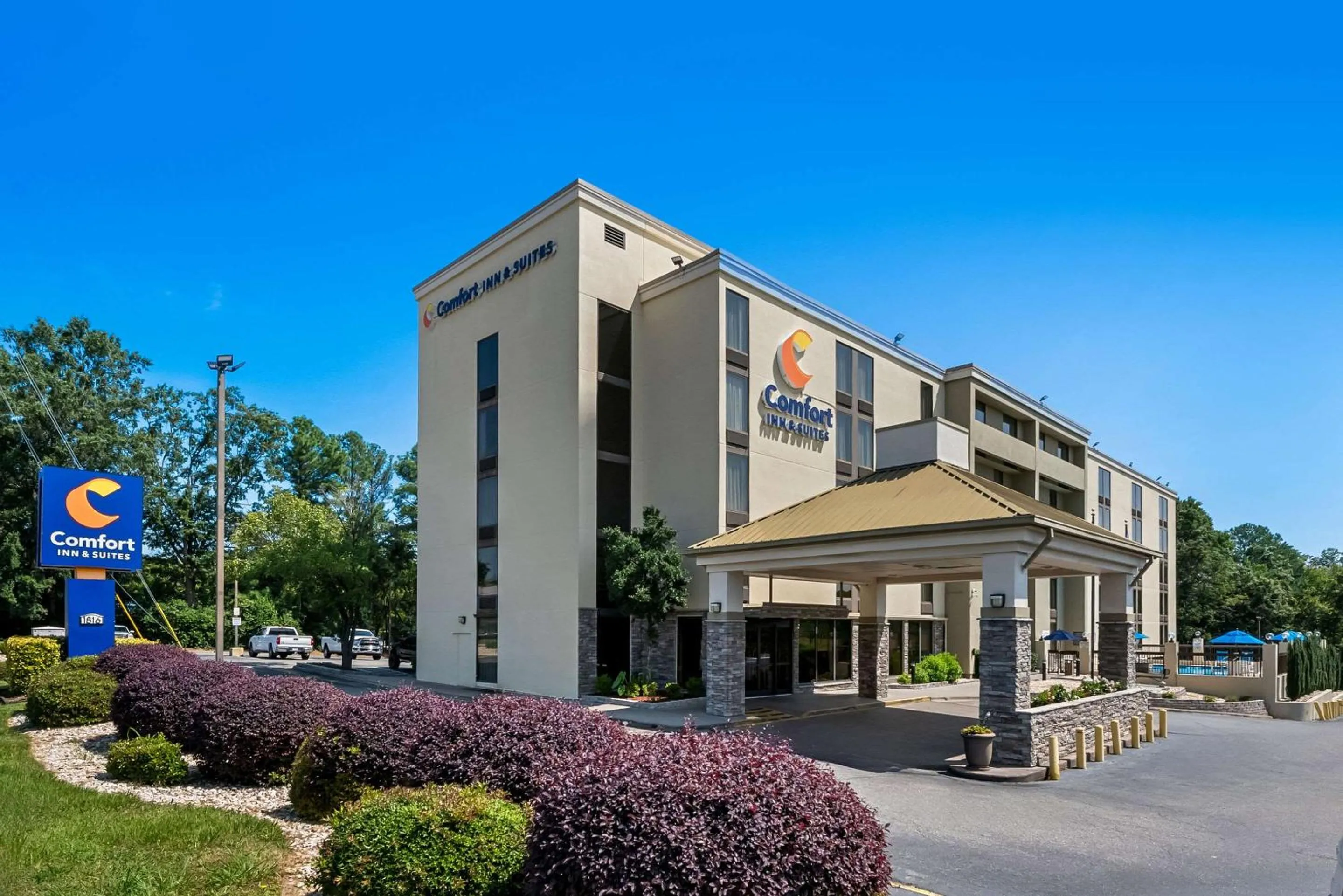 Property building in Comfort Inn & Suites Durham near Duke University