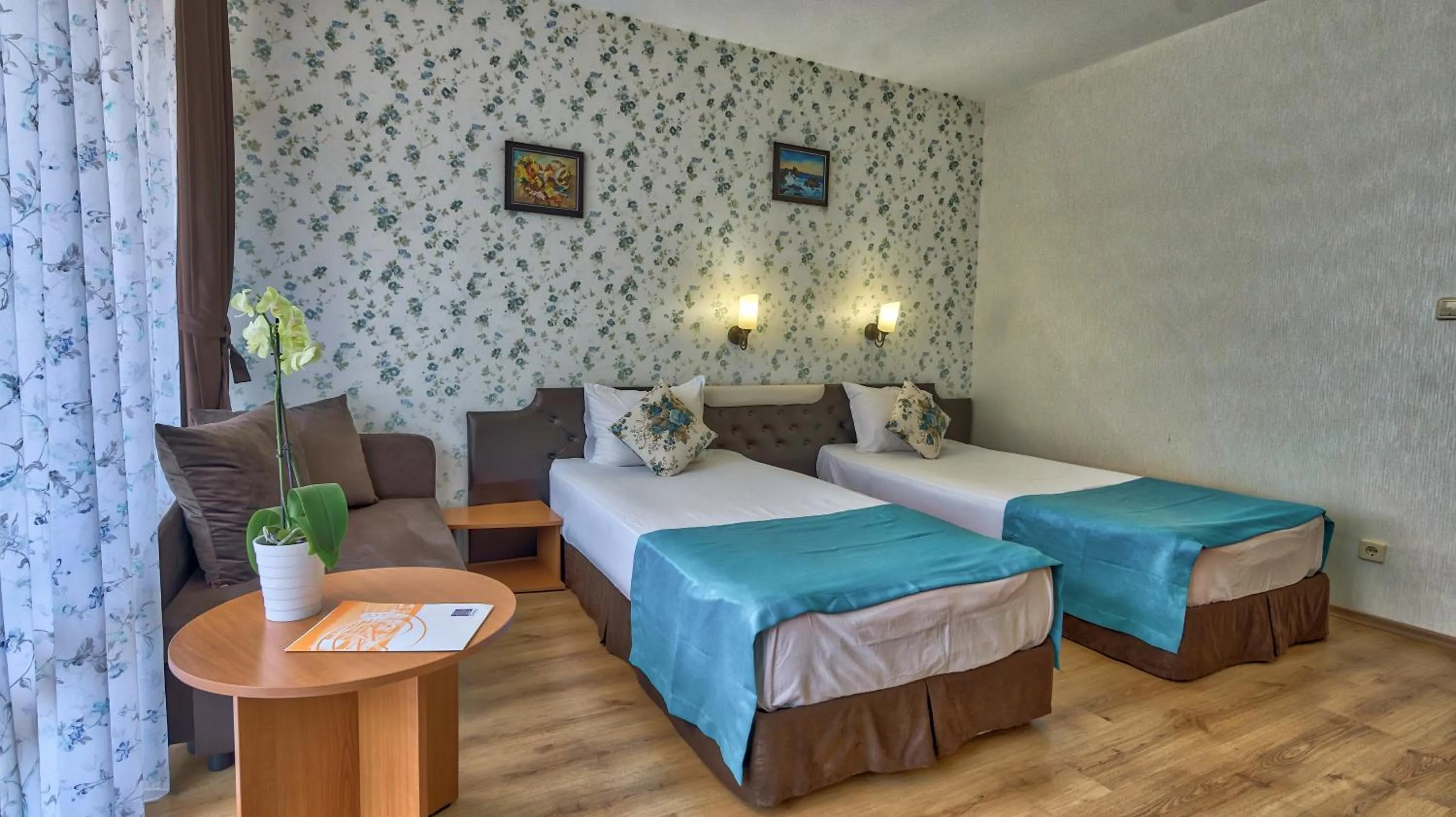 Photo of the whole room, Bed in Hotel Golden Dune