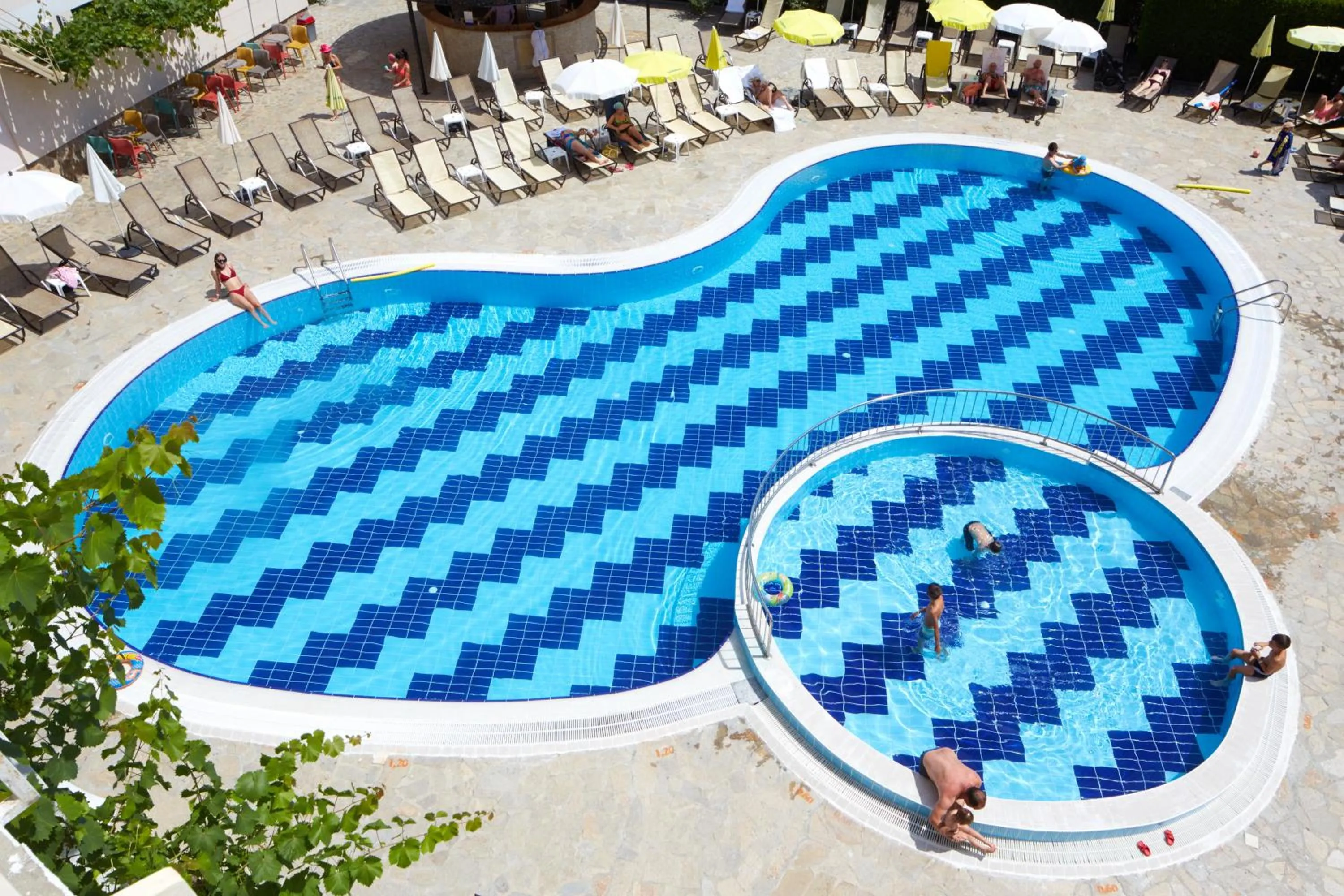 Swimming pool in Hotel Golden Dune