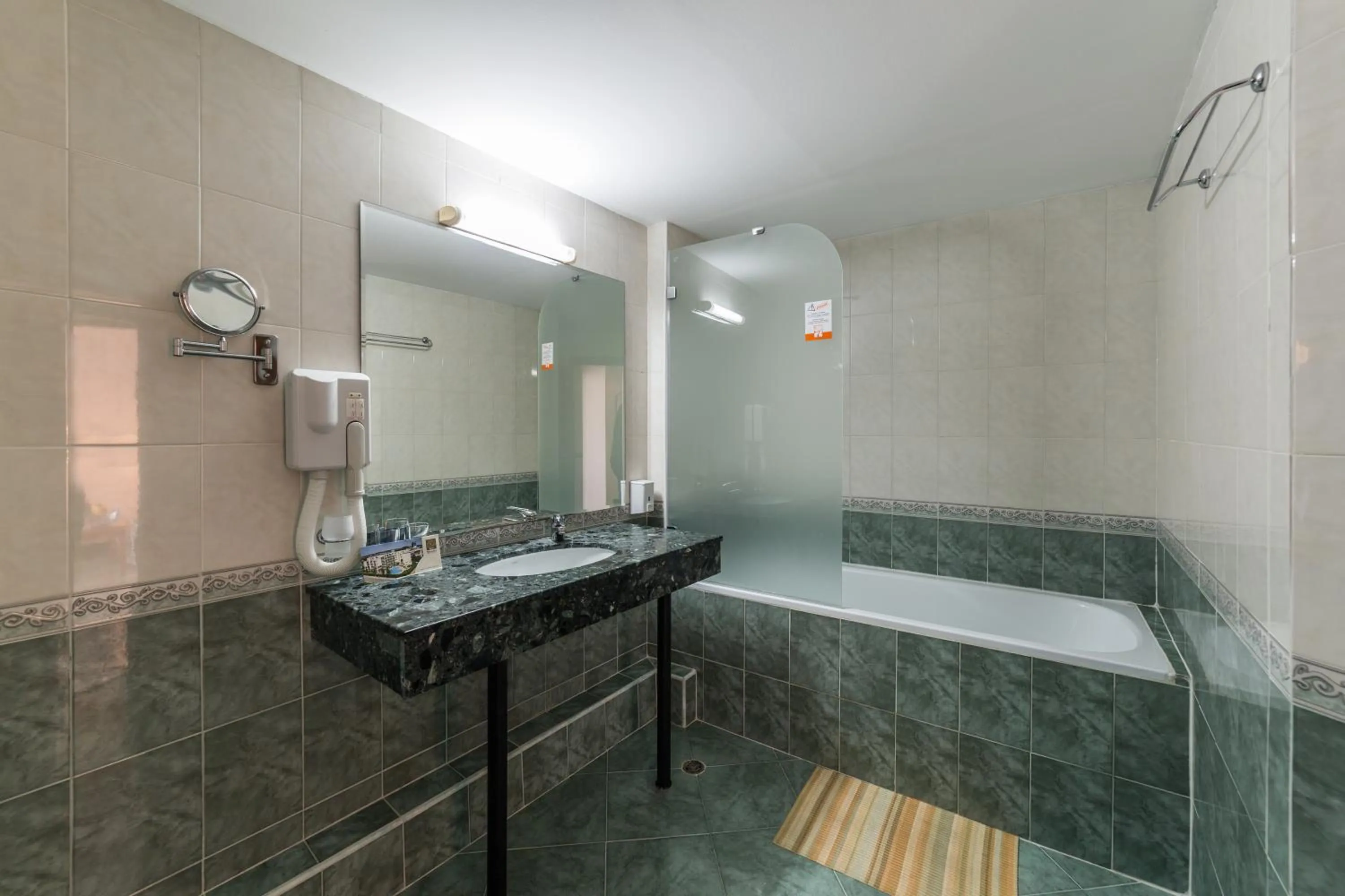 Bath in Hotel Golden Dune