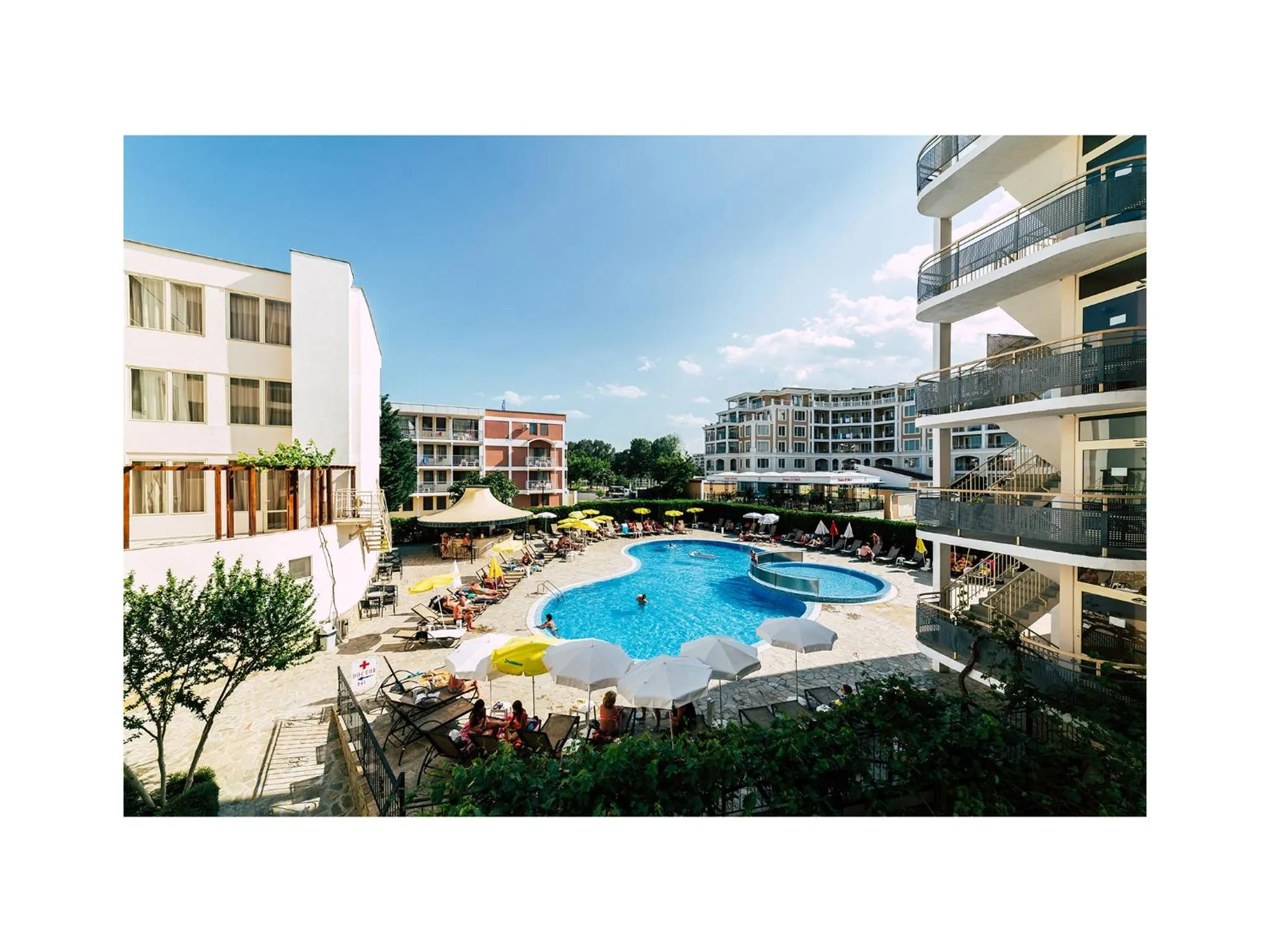 Swimming pool in Hotel Golden Dune