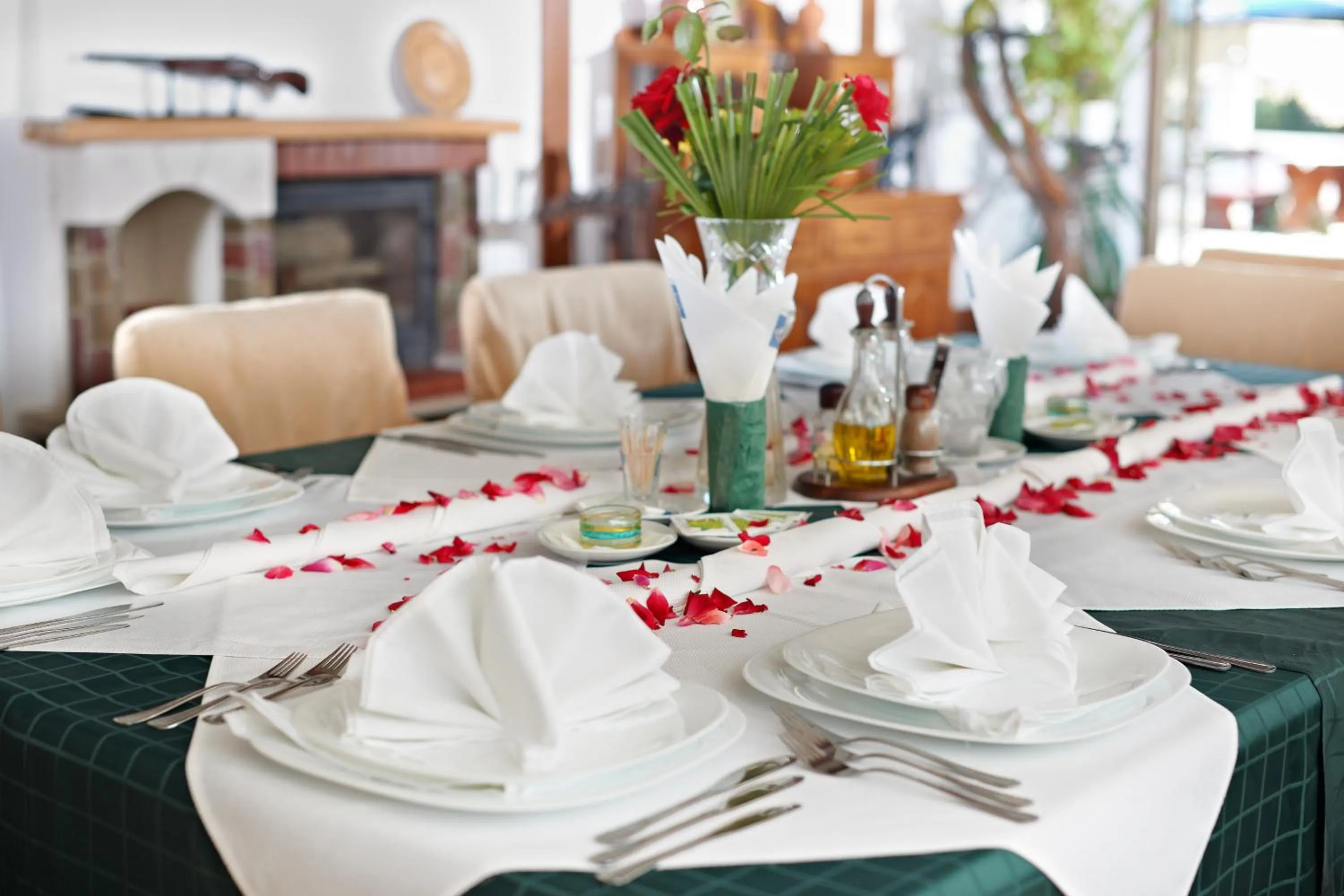Restaurant/places to eat in Hotel Golden Dune