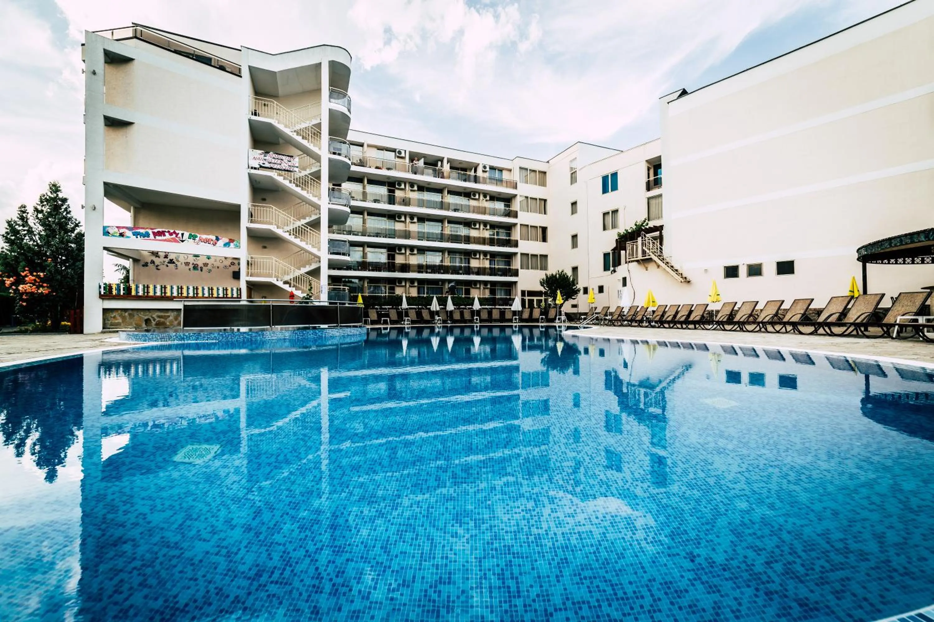 Swimming pool in Hotel Golden Dune