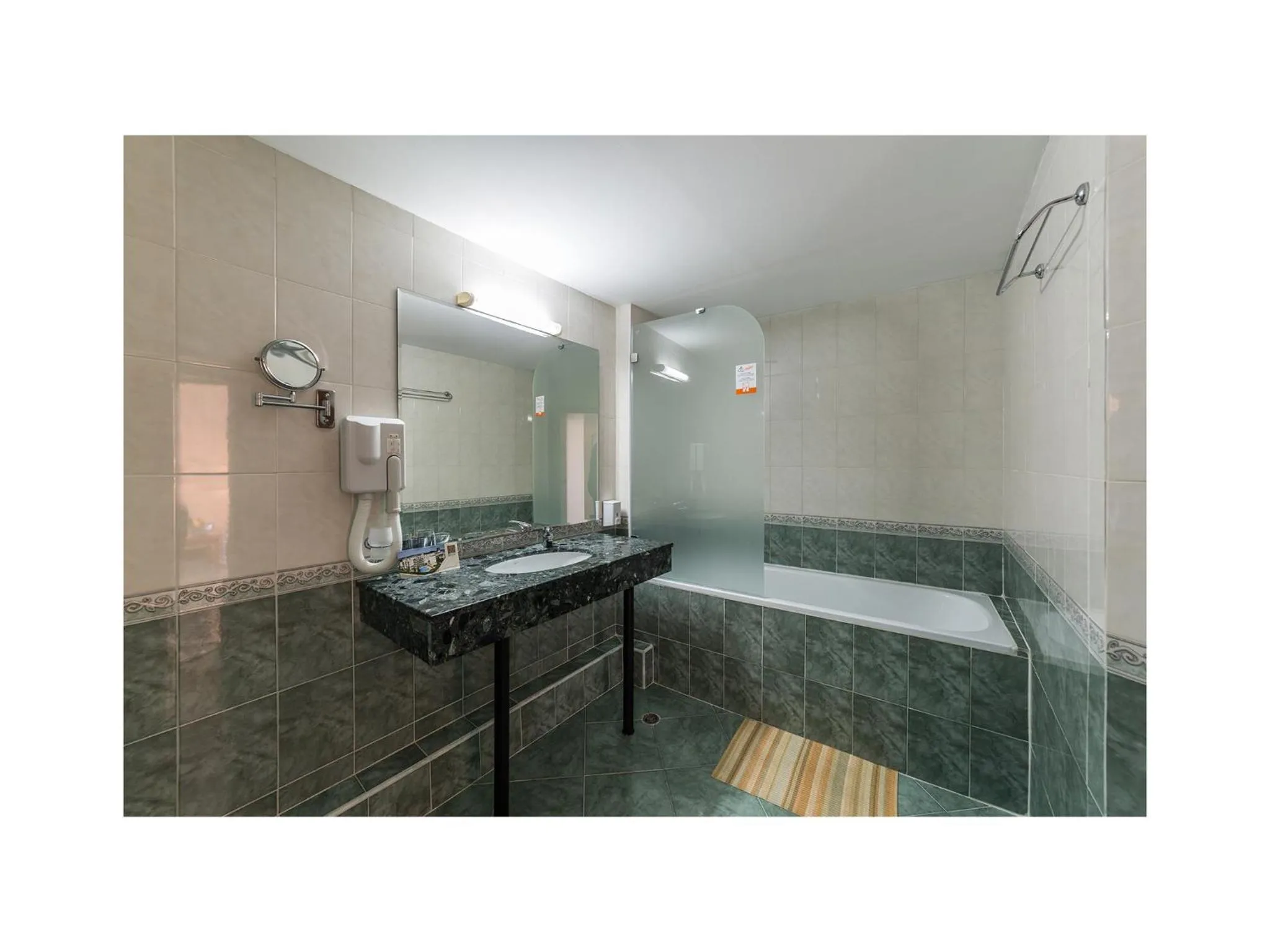 Bathroom in Hotel Golden Dune
