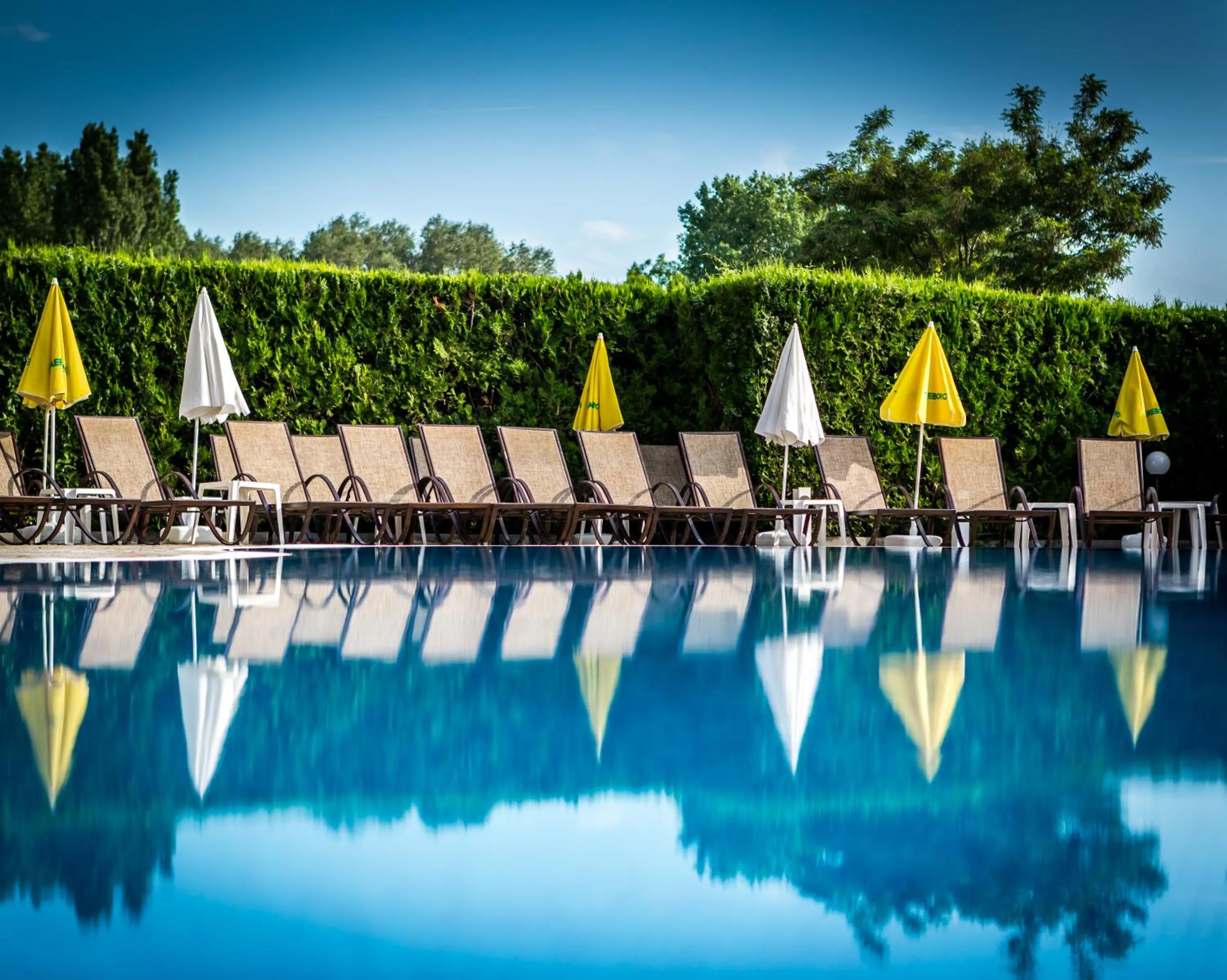 Swimming pool in Hotel Golden Dune