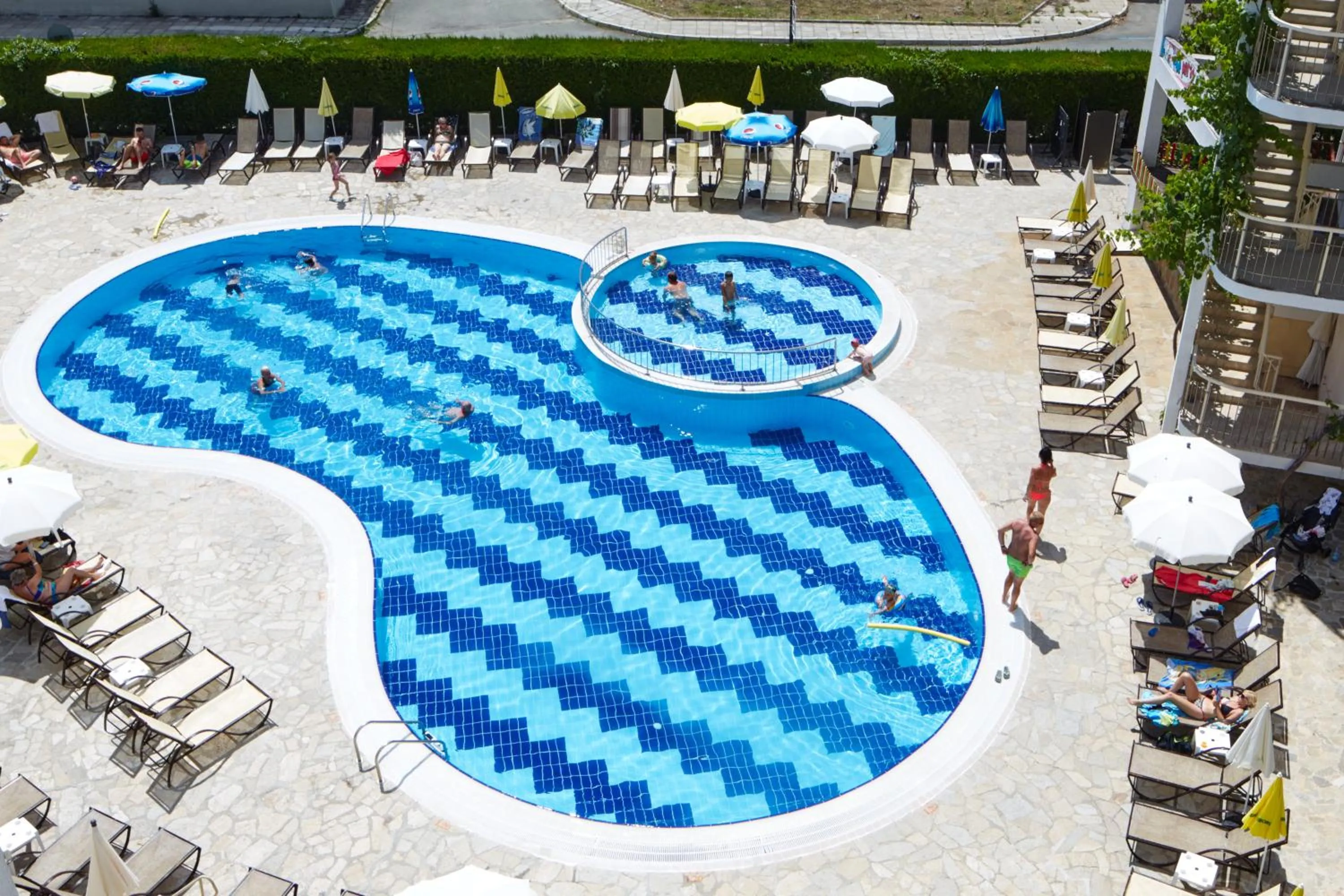 Swimming pool in Hotel Golden Dune