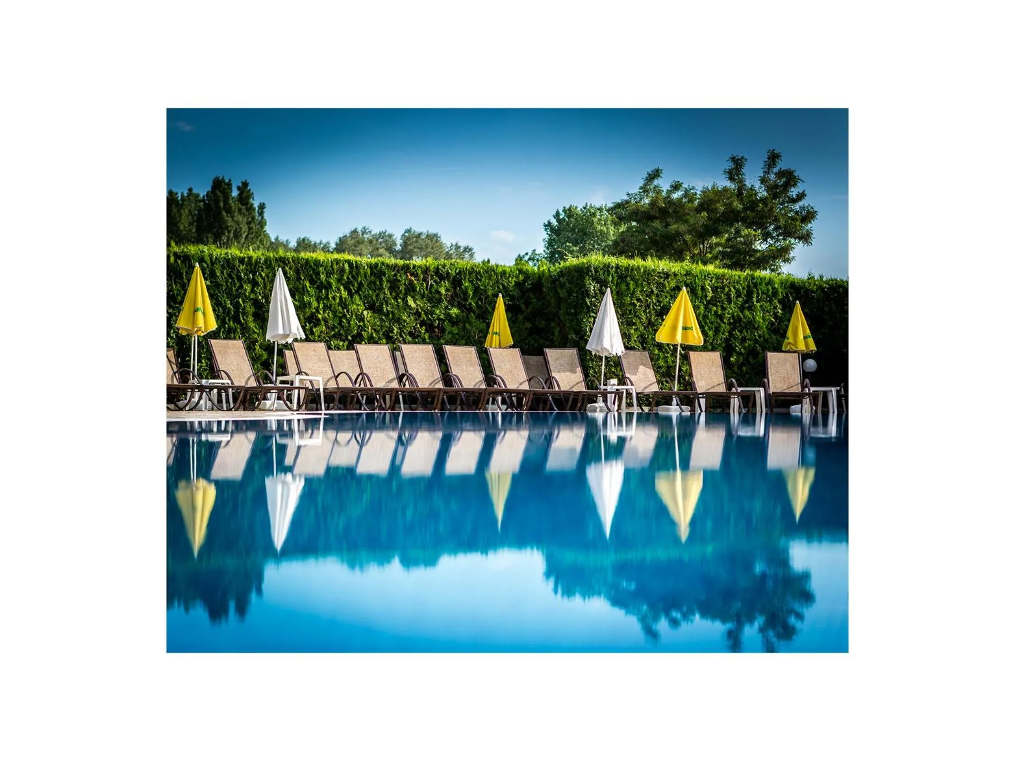 Swimming pool in Hotel Golden Dune