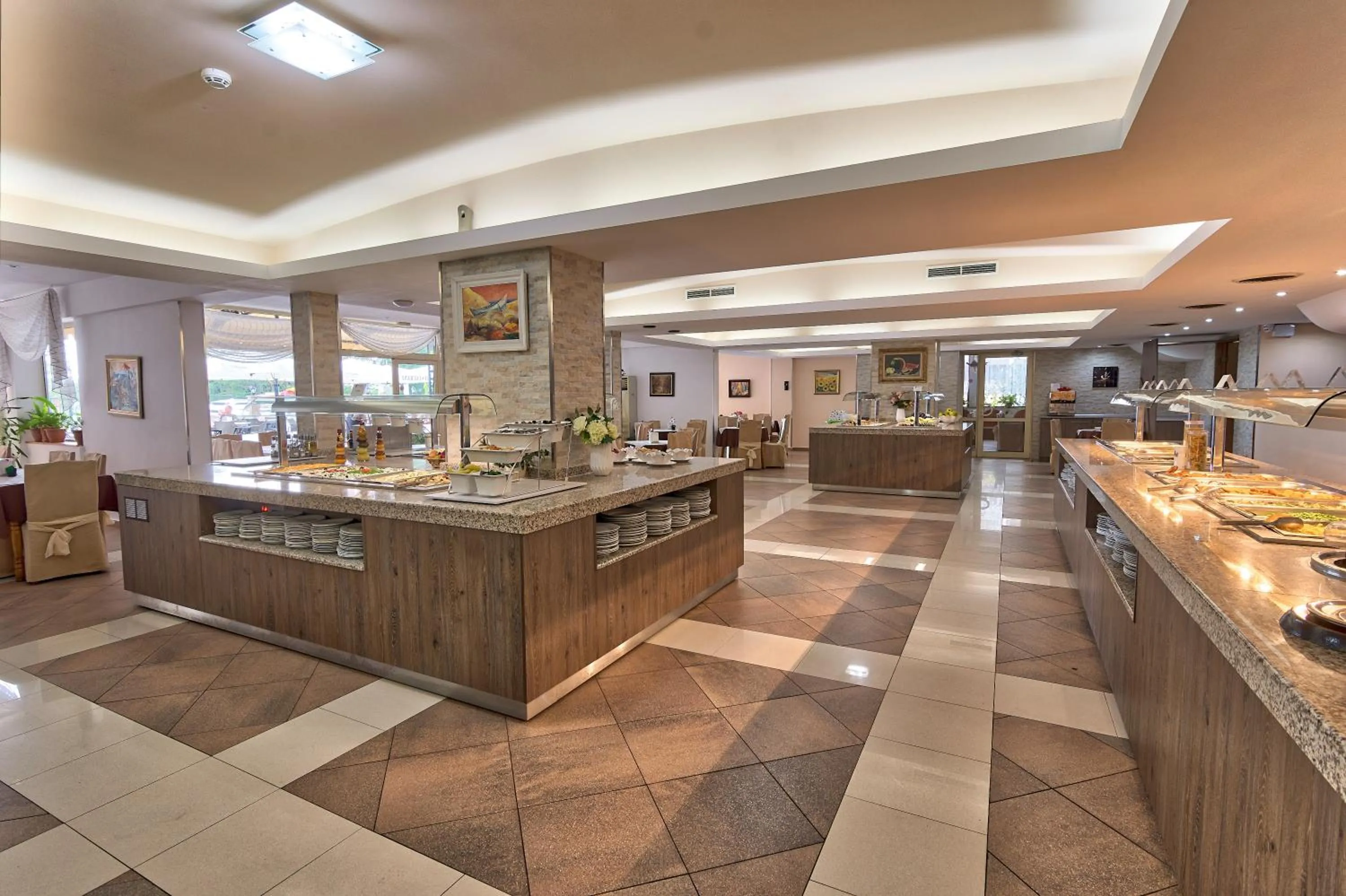 Restaurant/places to eat in Hotel Golden Dune