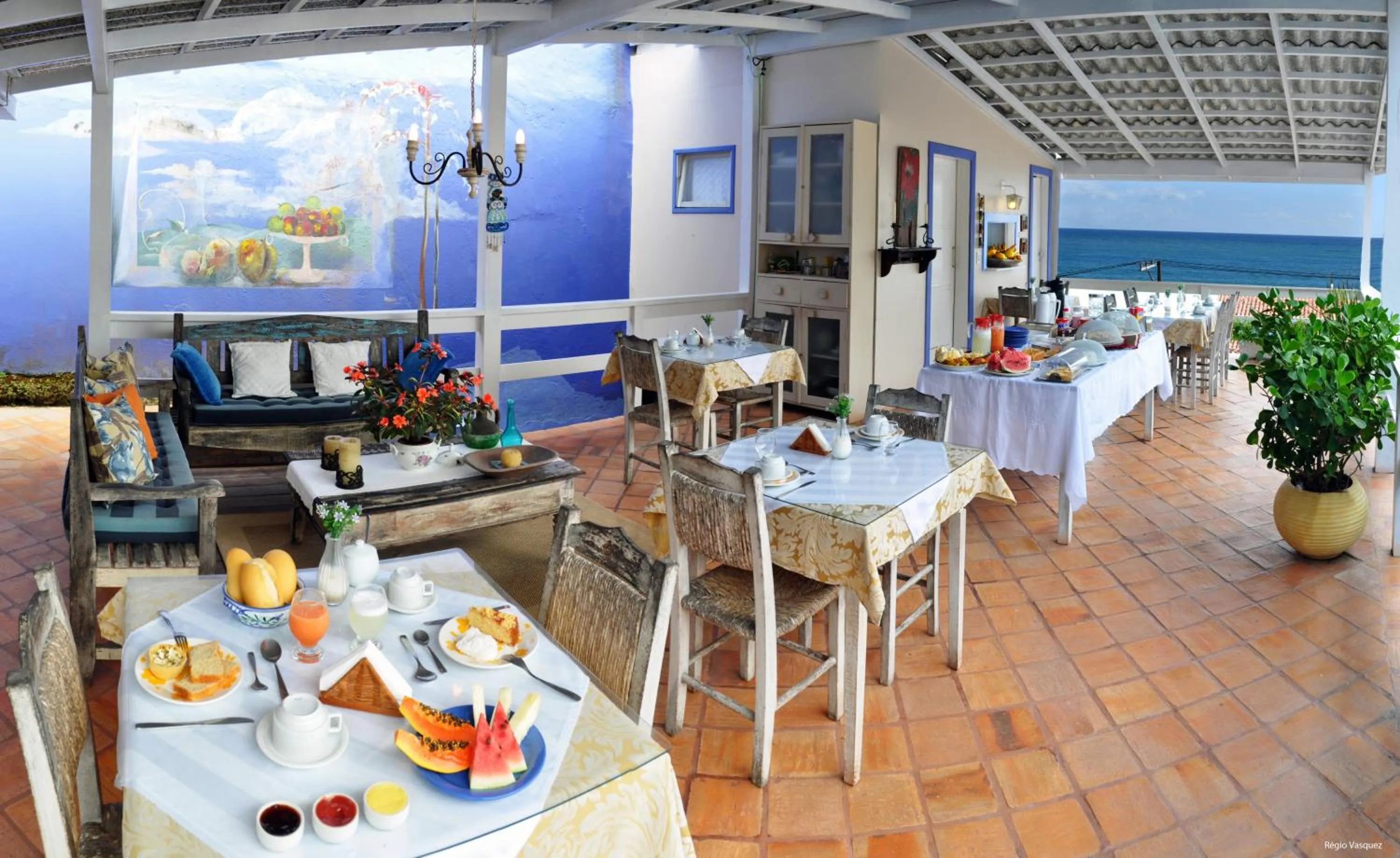 Restaurant/places to eat in Pousada Via Brasil