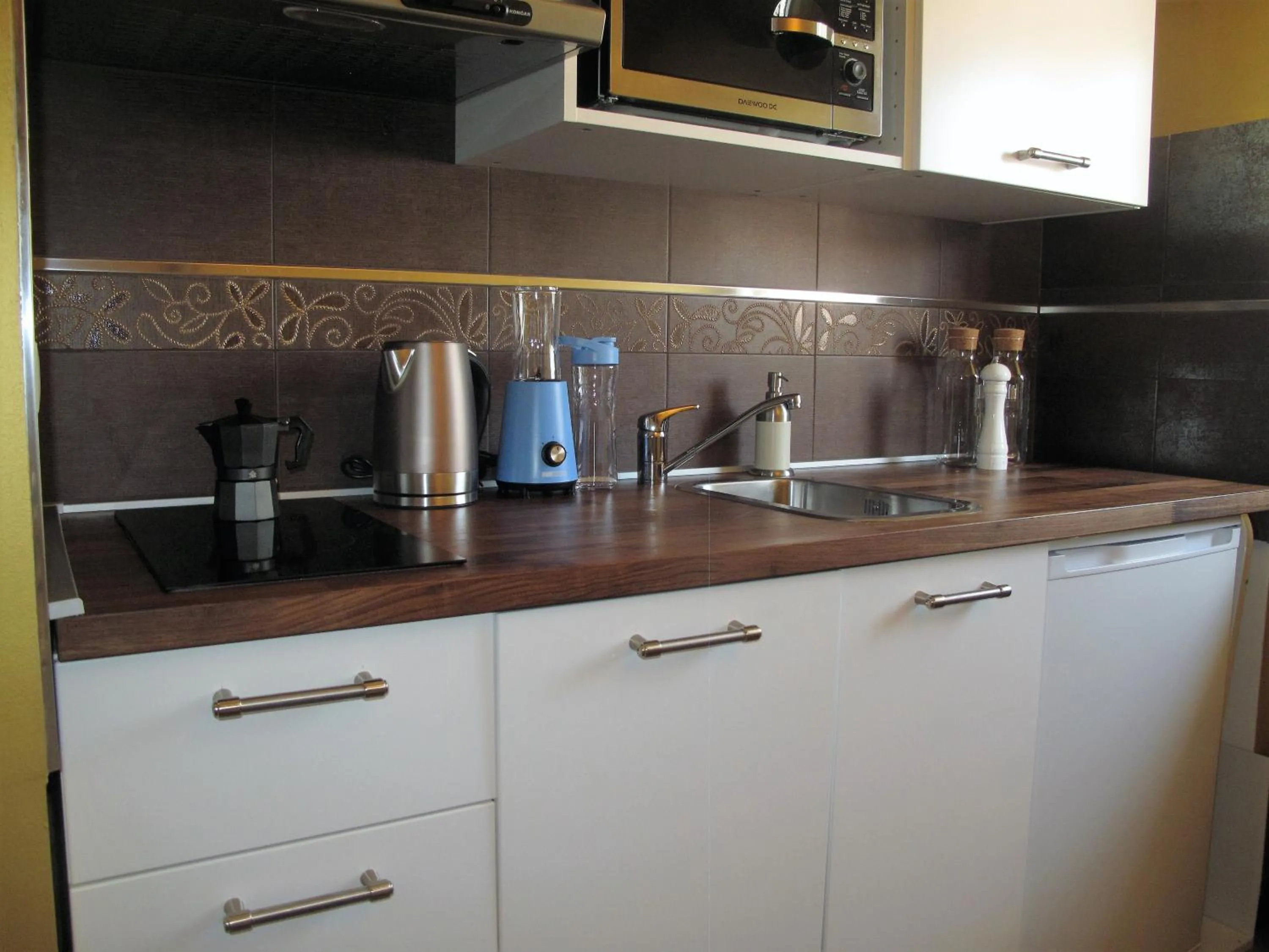 Kitchen or kitchenette in Studio Apartment Sofia - Poreč Old Town Quiet Oasis with FREE parking