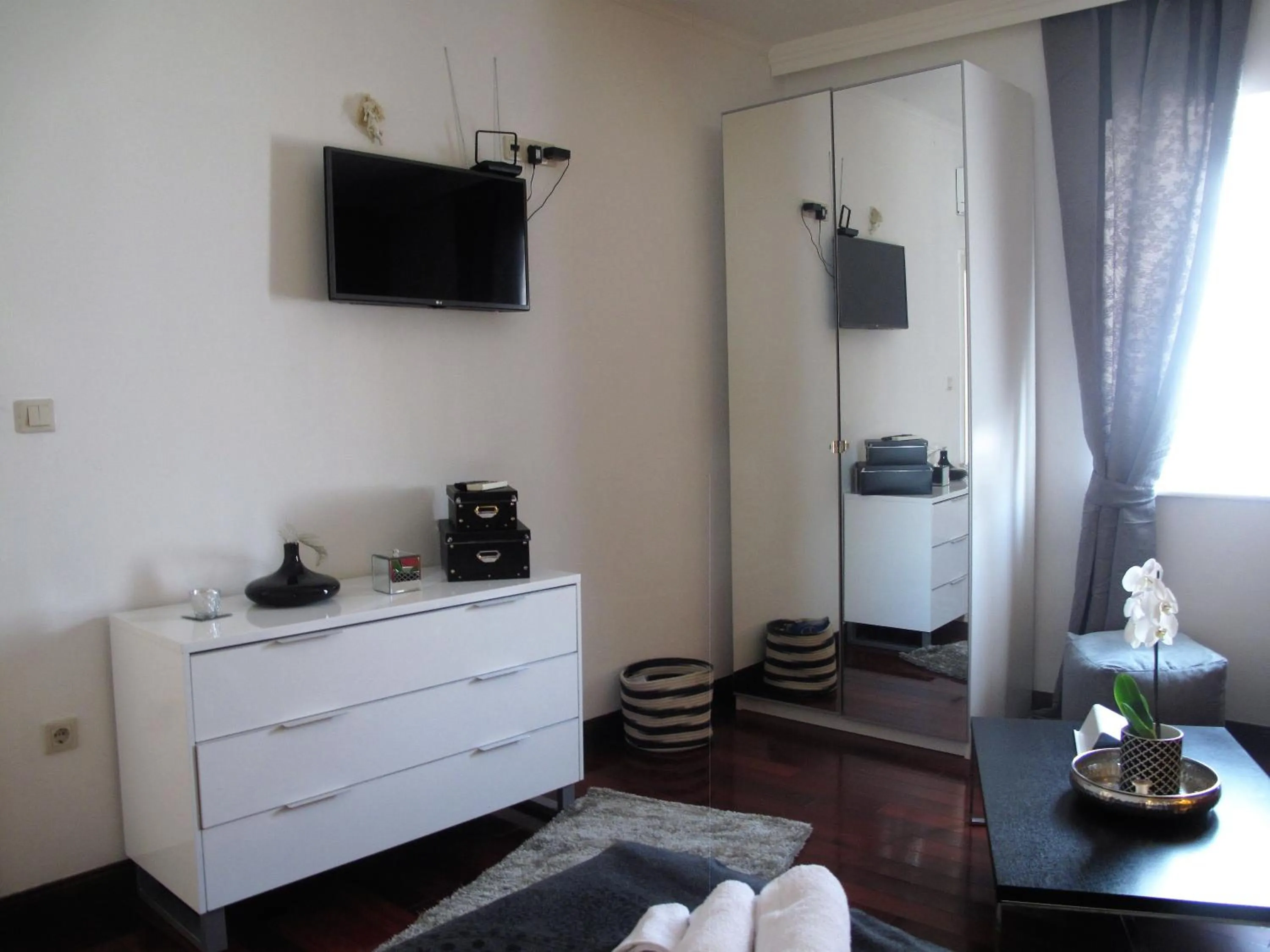 Communal lounge/ TV room in Studio Apartment Sofia - Poreč Old Town Quiet Oasis with FREE parking