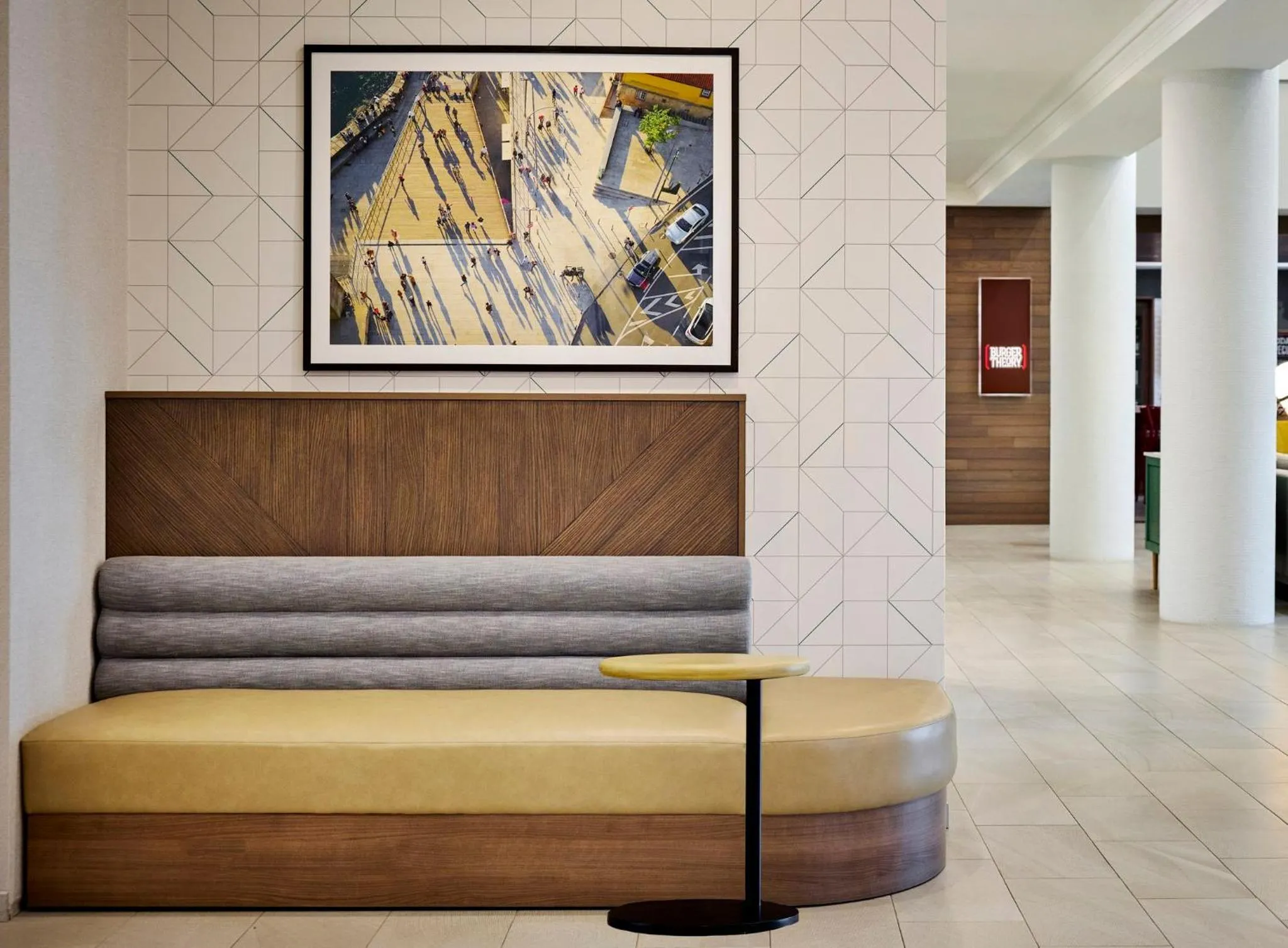 Meeting/conference room in Holiday Inn & Suites Oakville at Bronte by IHG