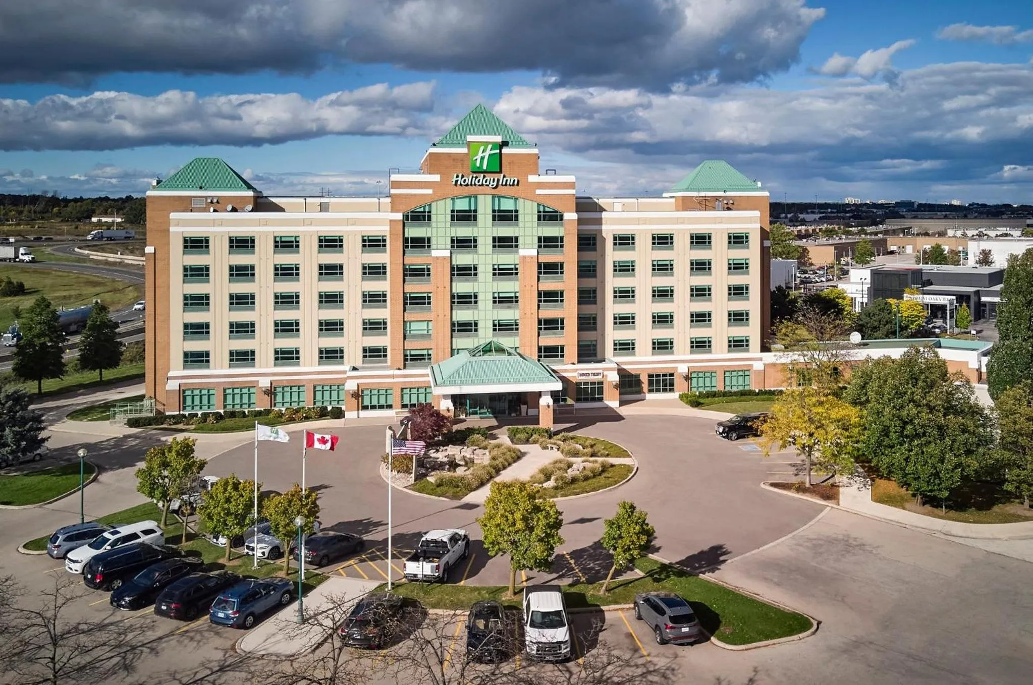 Property building in Holiday Inn & Suites Oakville at Bronte by IHG