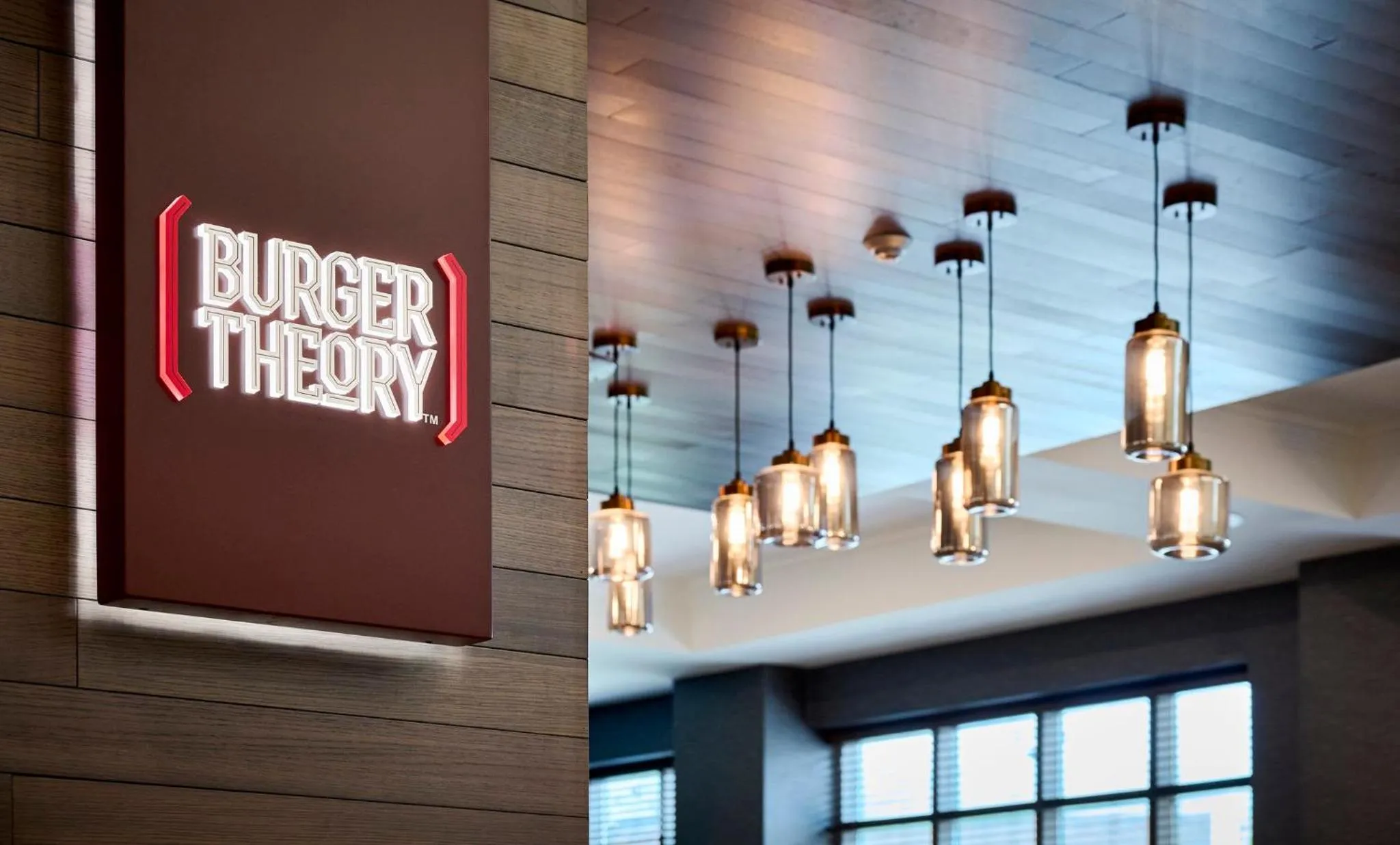 Restaurant/places to eat in Holiday Inn & Suites Oakville at Bronte by IHG