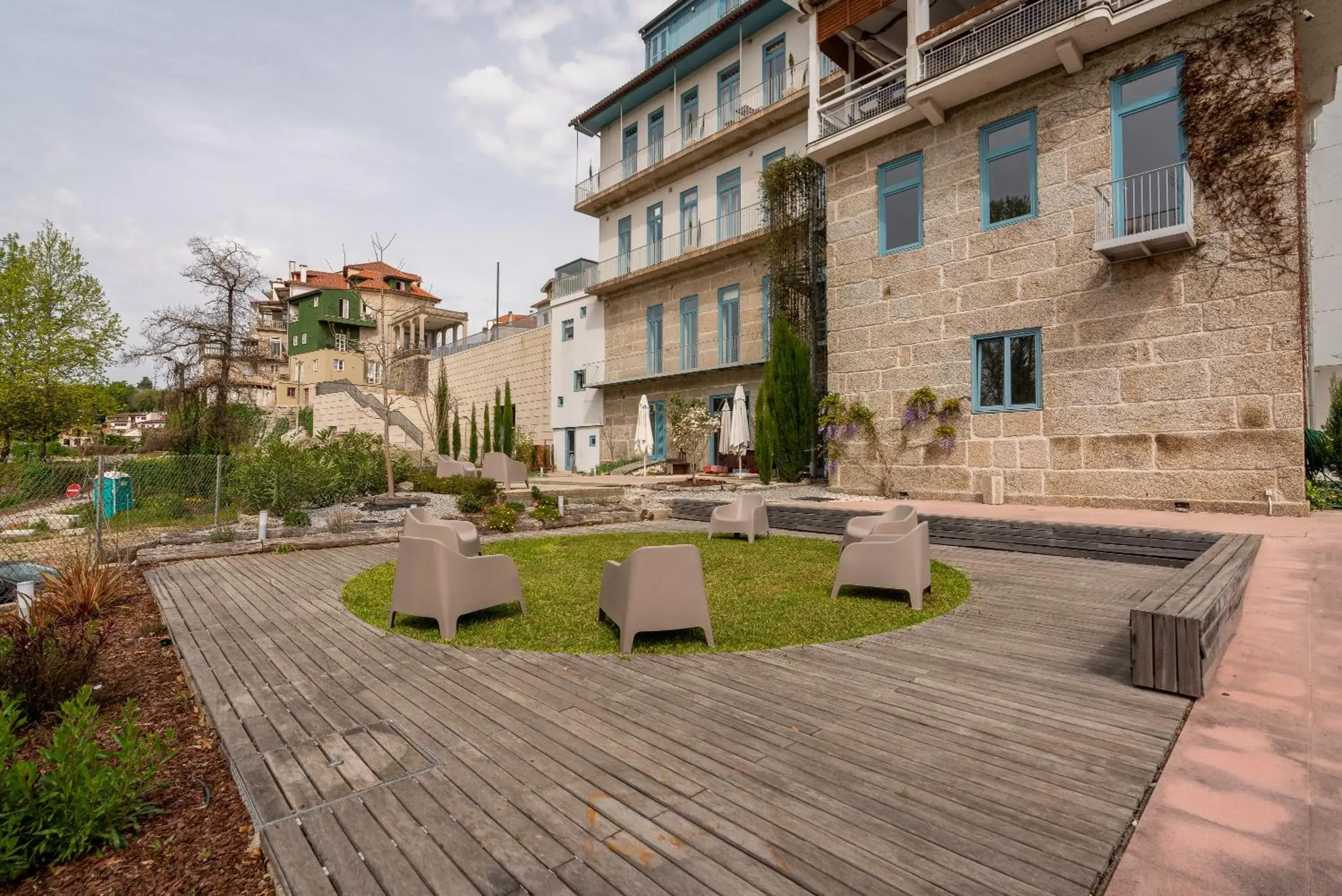 Property building in Des Arts Property building in Des Arts