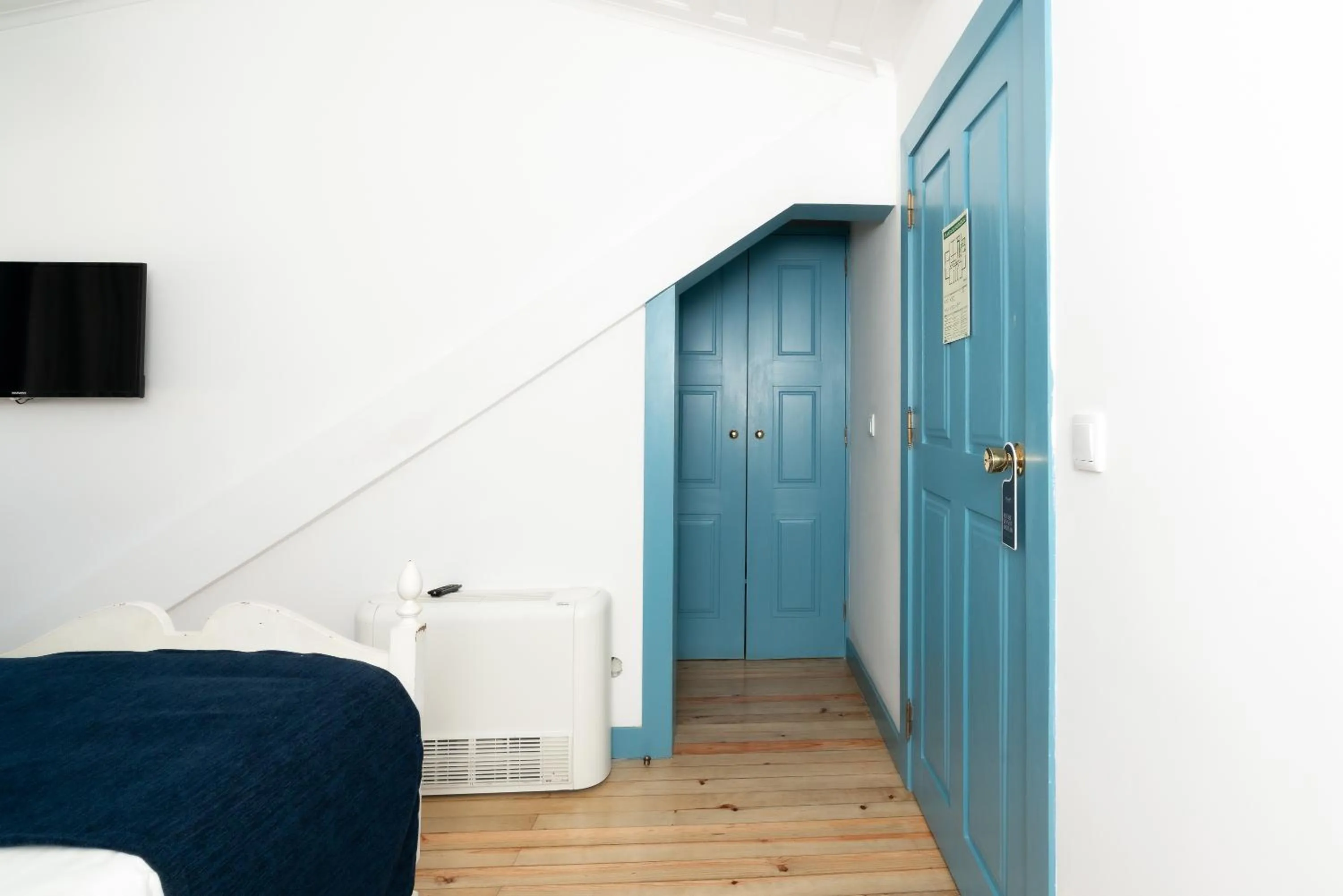 Bathroom, Bed in Des Arts