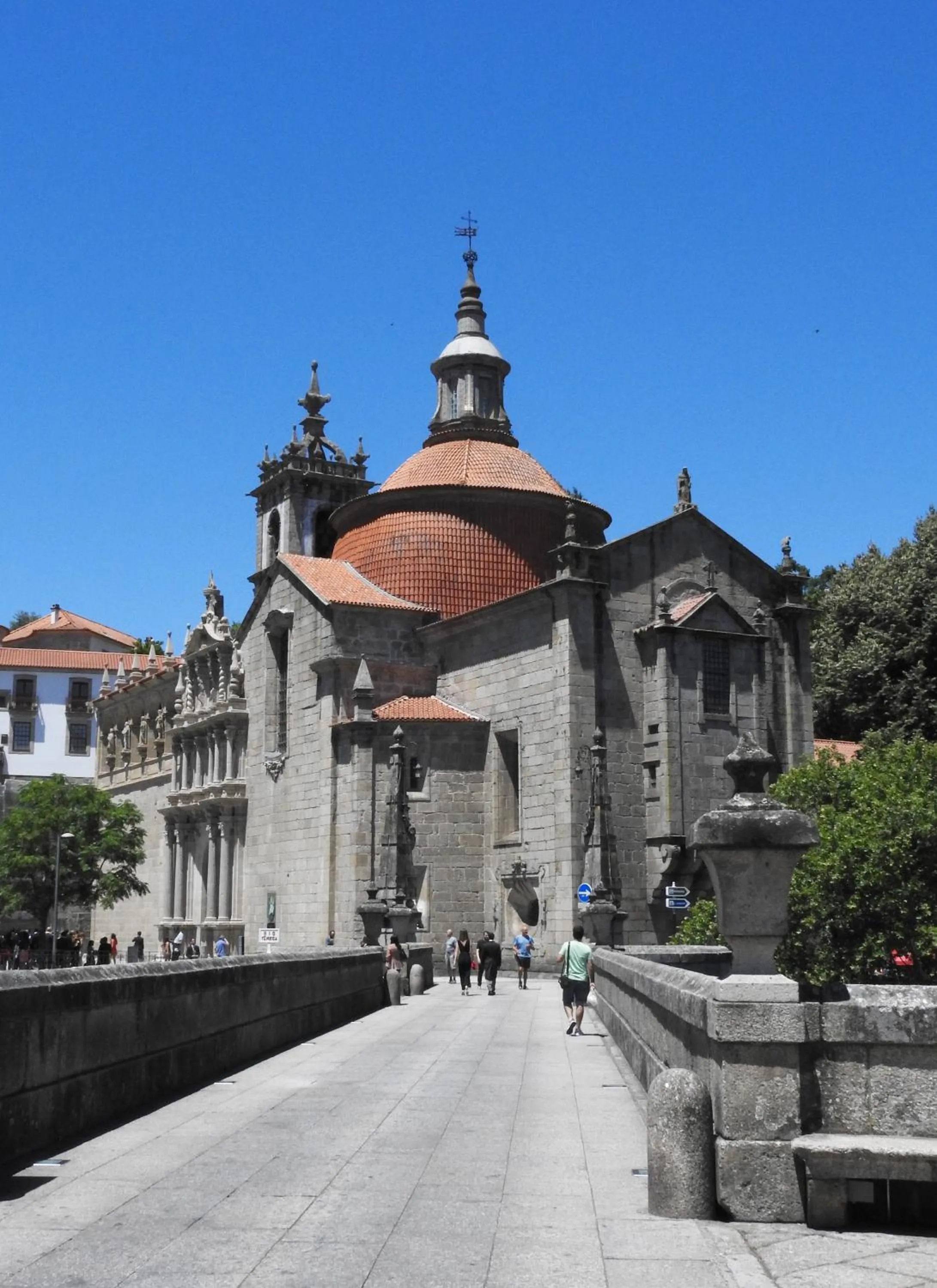 Property building in Des Arts