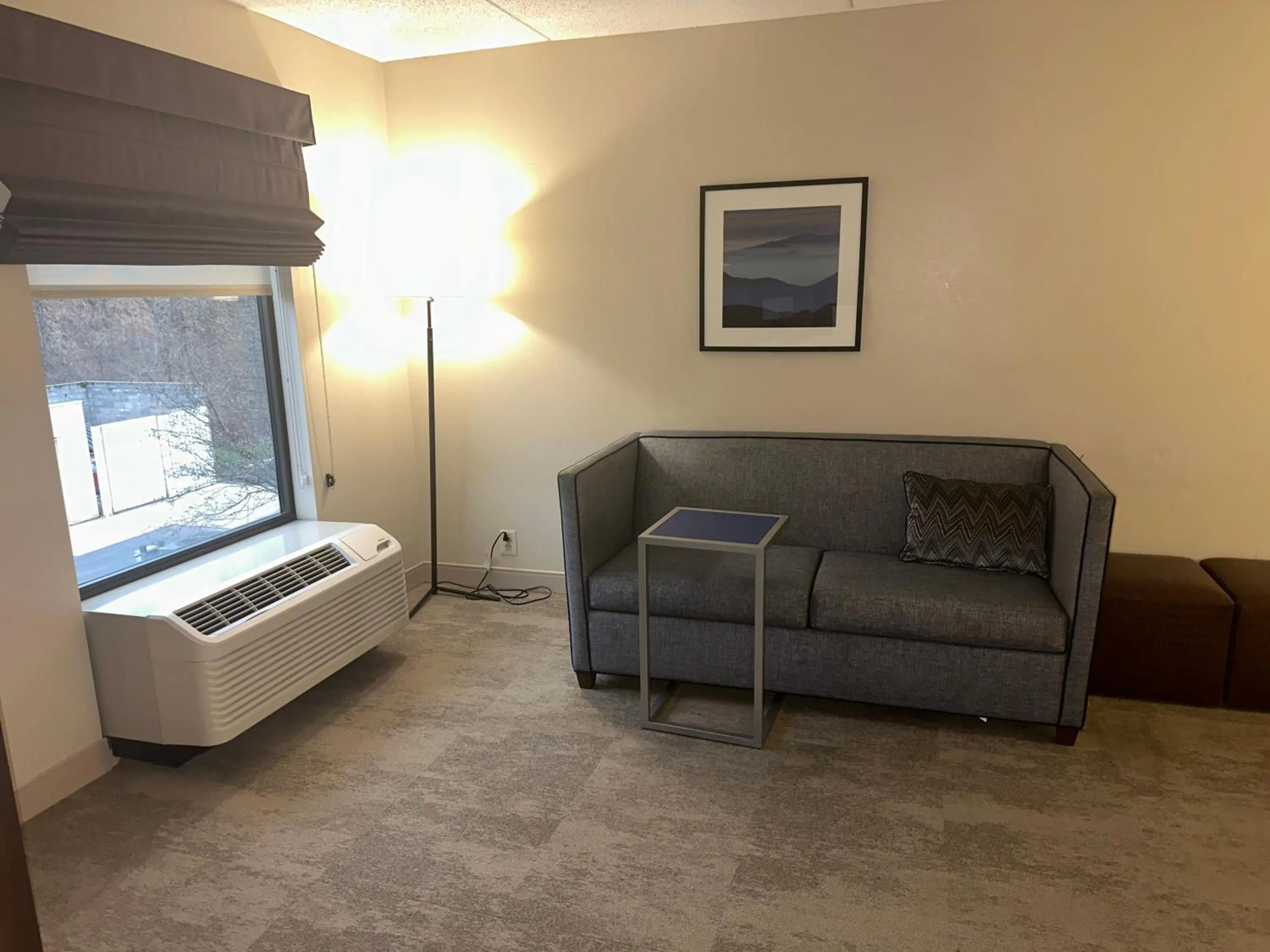 Living room in Hampton Inn Doylestown