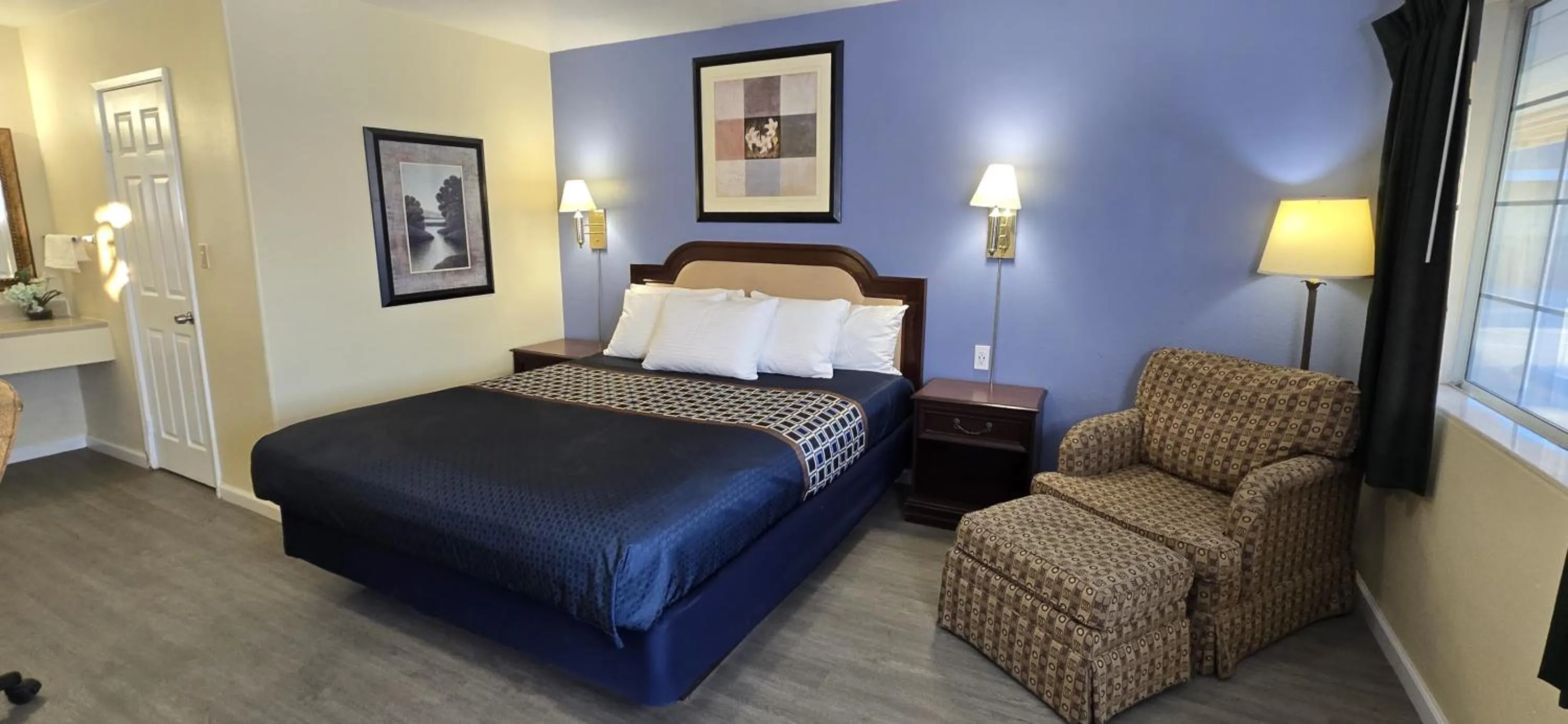 Bed in Rodeway Inn & Suites Blythe I-10