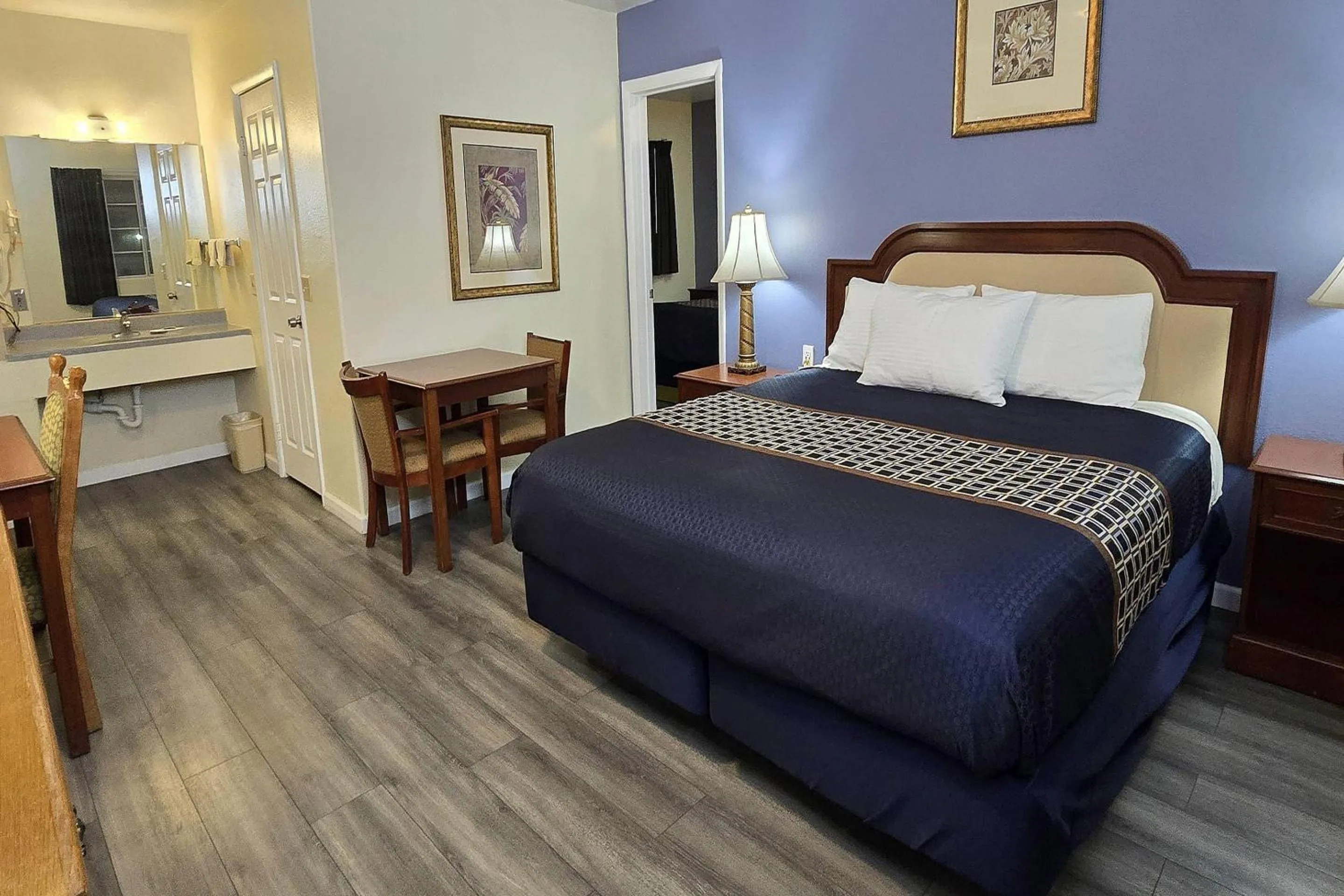 Bedroom, Bed in Rodeway Inn & Suites Blythe I-10