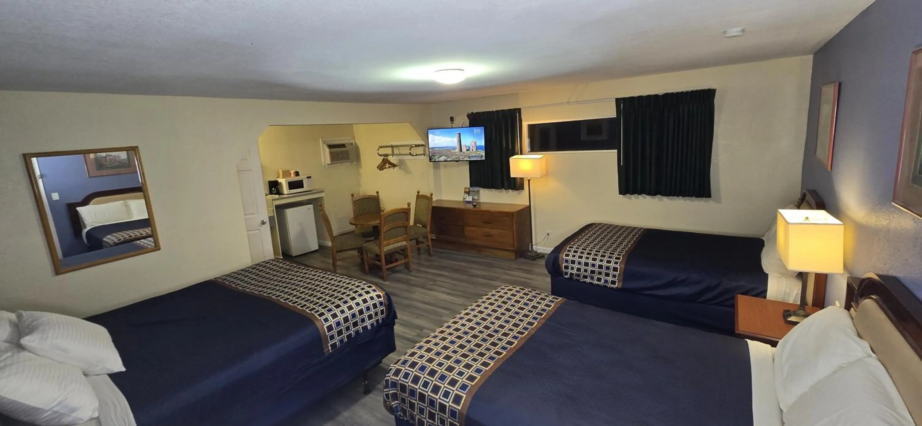 TV and multimedia, Bed in Rodeway Inn & Suites Blythe I-10