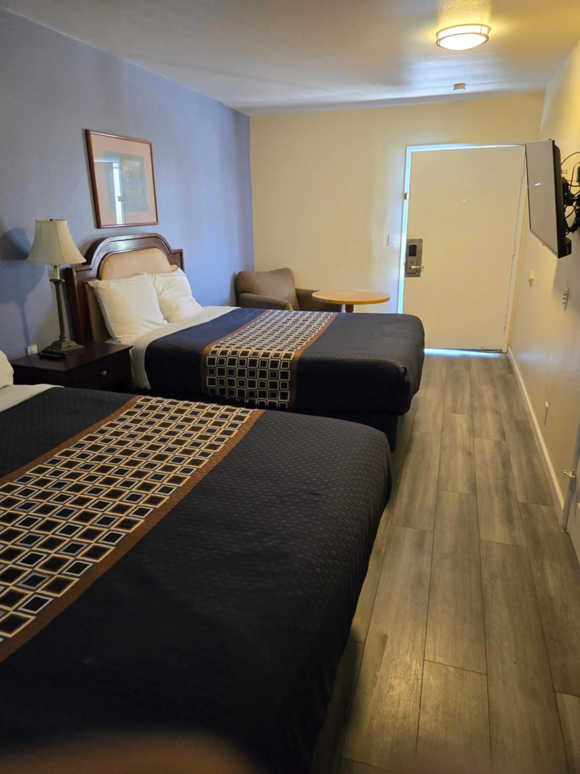 Property building, Bed in Rodeway Inn & Suites Blythe I-10