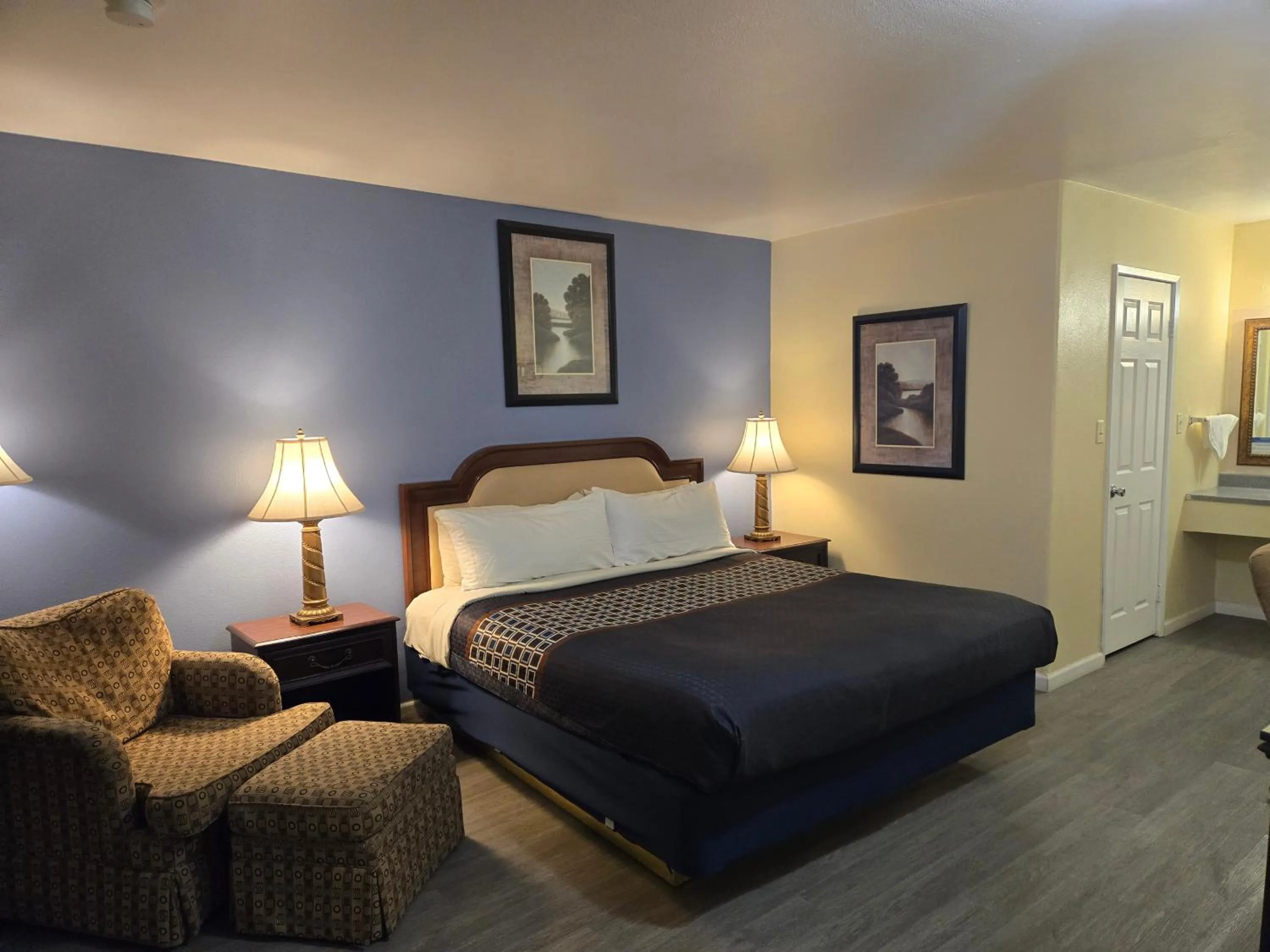 Bed in Rodeway Inn & Suites Blythe I-10