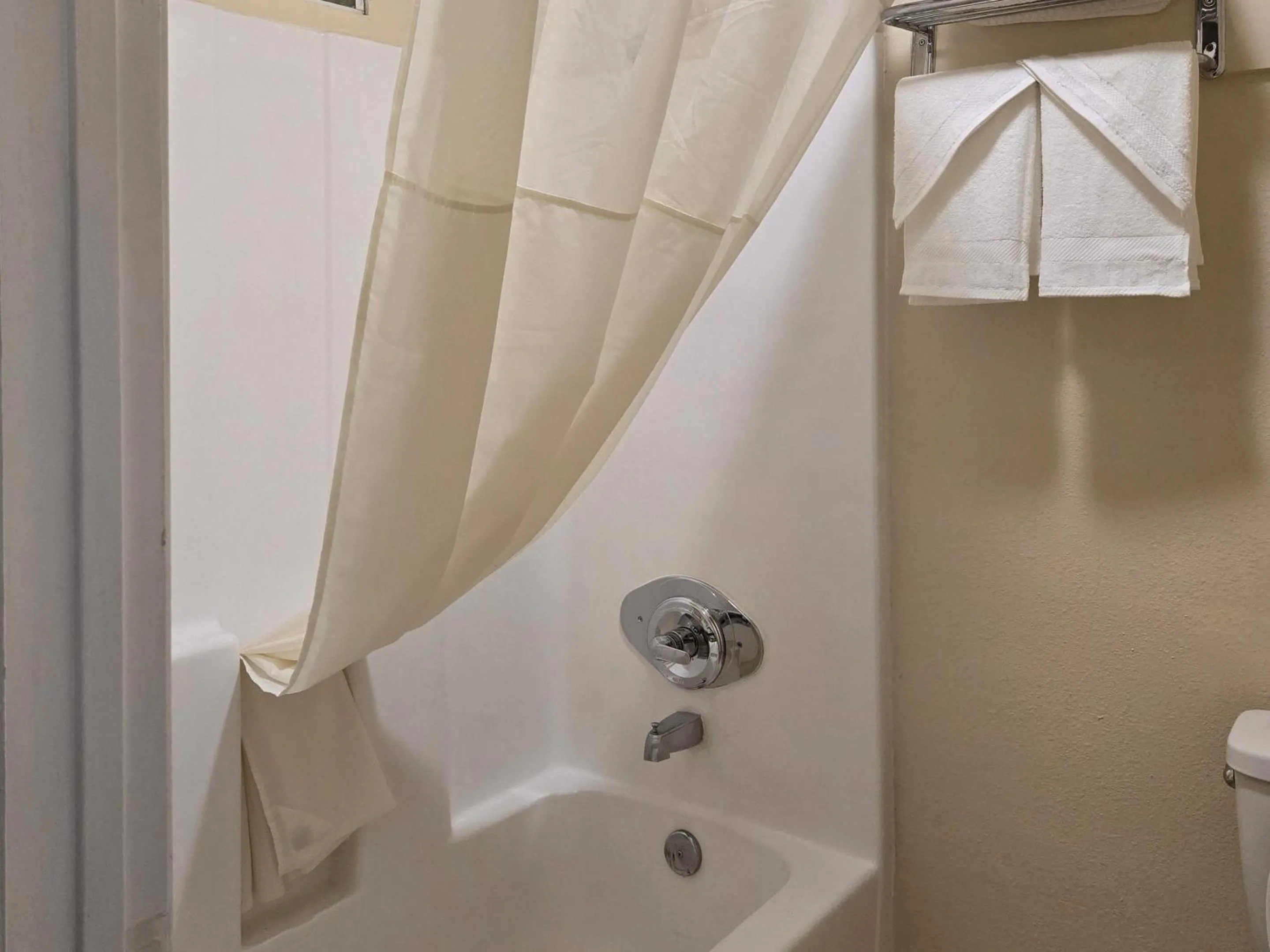 Bedroom in Rodeway Inn & Suites Blythe I-10