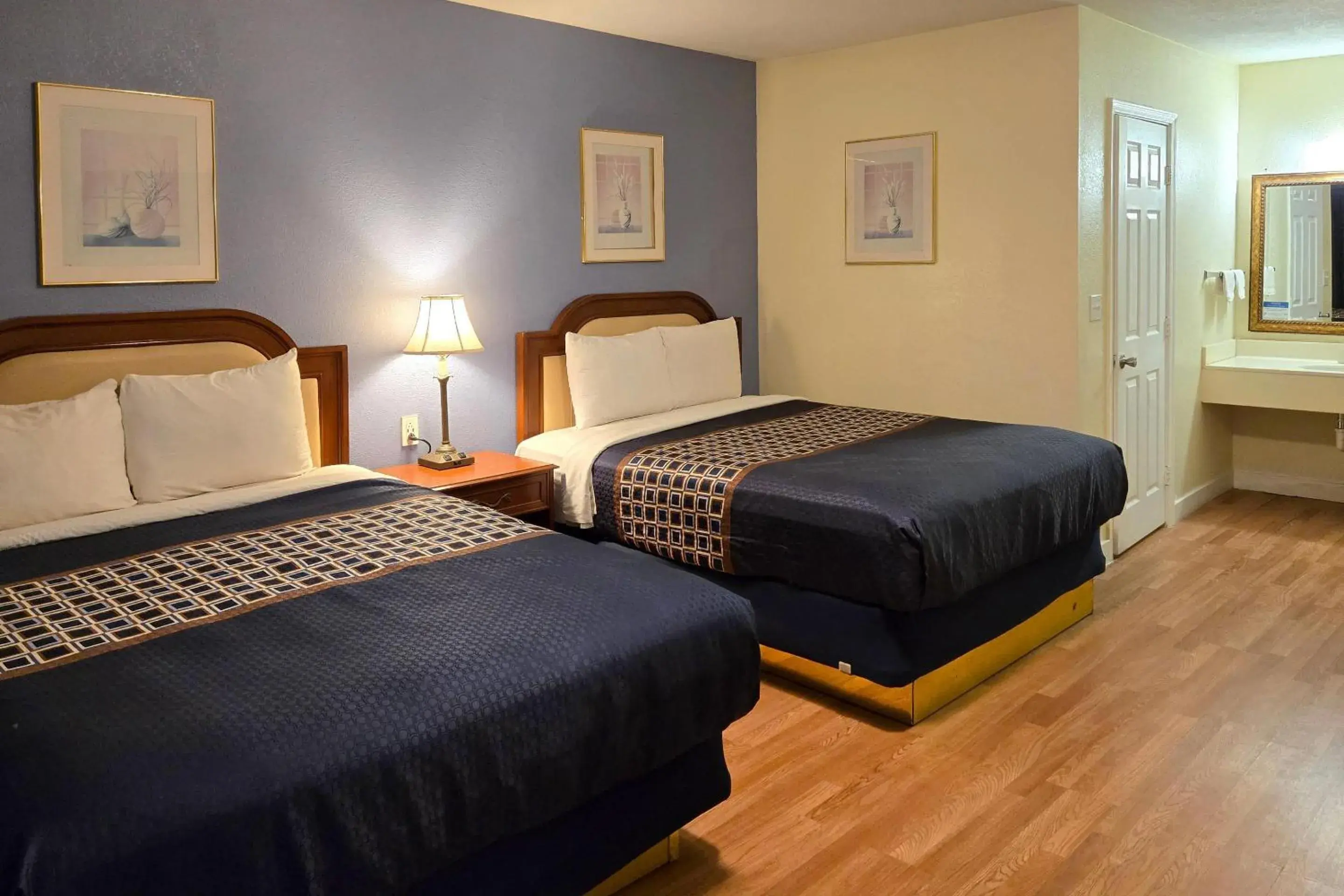 Bedroom, Bed in Rodeway Inn & Suites Blythe I-10 Bedroom, Bed in Rodeway Inn & Suites Blythe I-10