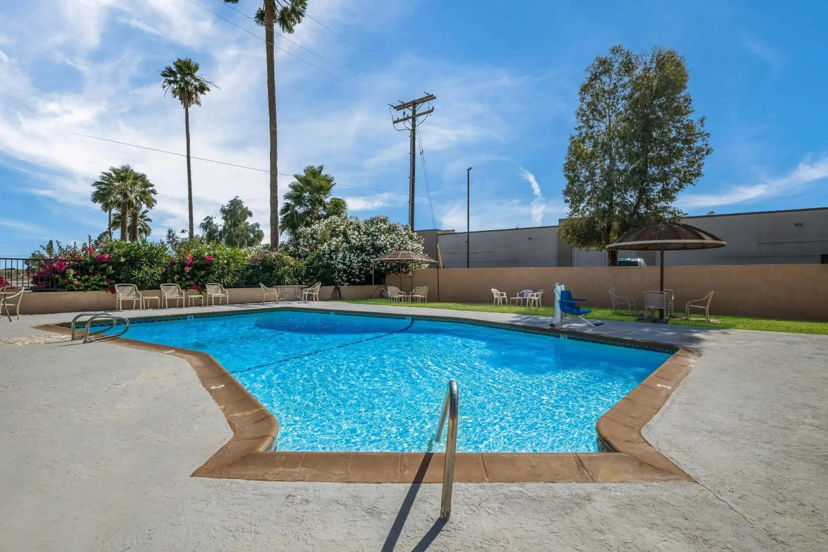 Swimming pool in Rodeway Inn & Suites Blythe I-10 Swimming pool in Rodeway Inn & Suites Blythe I-10
