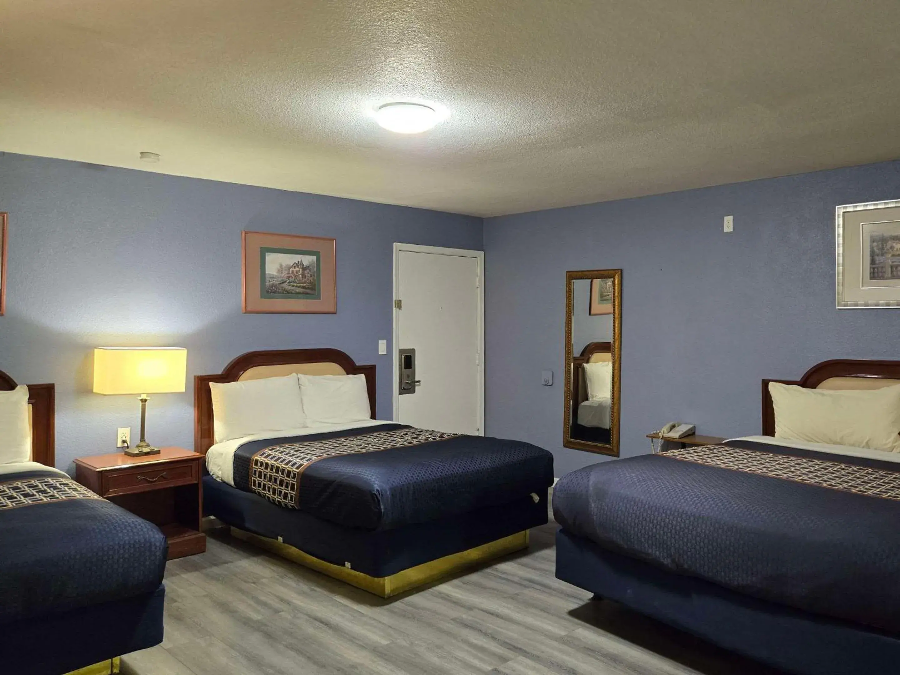 Bedroom, Bed in Rodeway Inn & Suites Blythe I-10 Bedroom, Bed in Rodeway Inn & Suites Blythe I-10