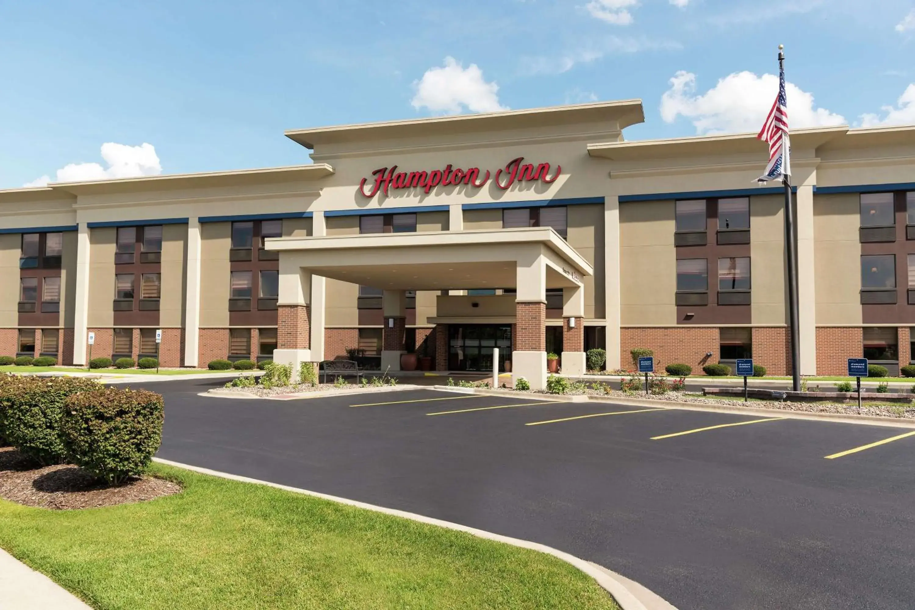 Property building in Hampton Inn Joliet/I-80 Property building in Hampton Inn Joliet/I-80