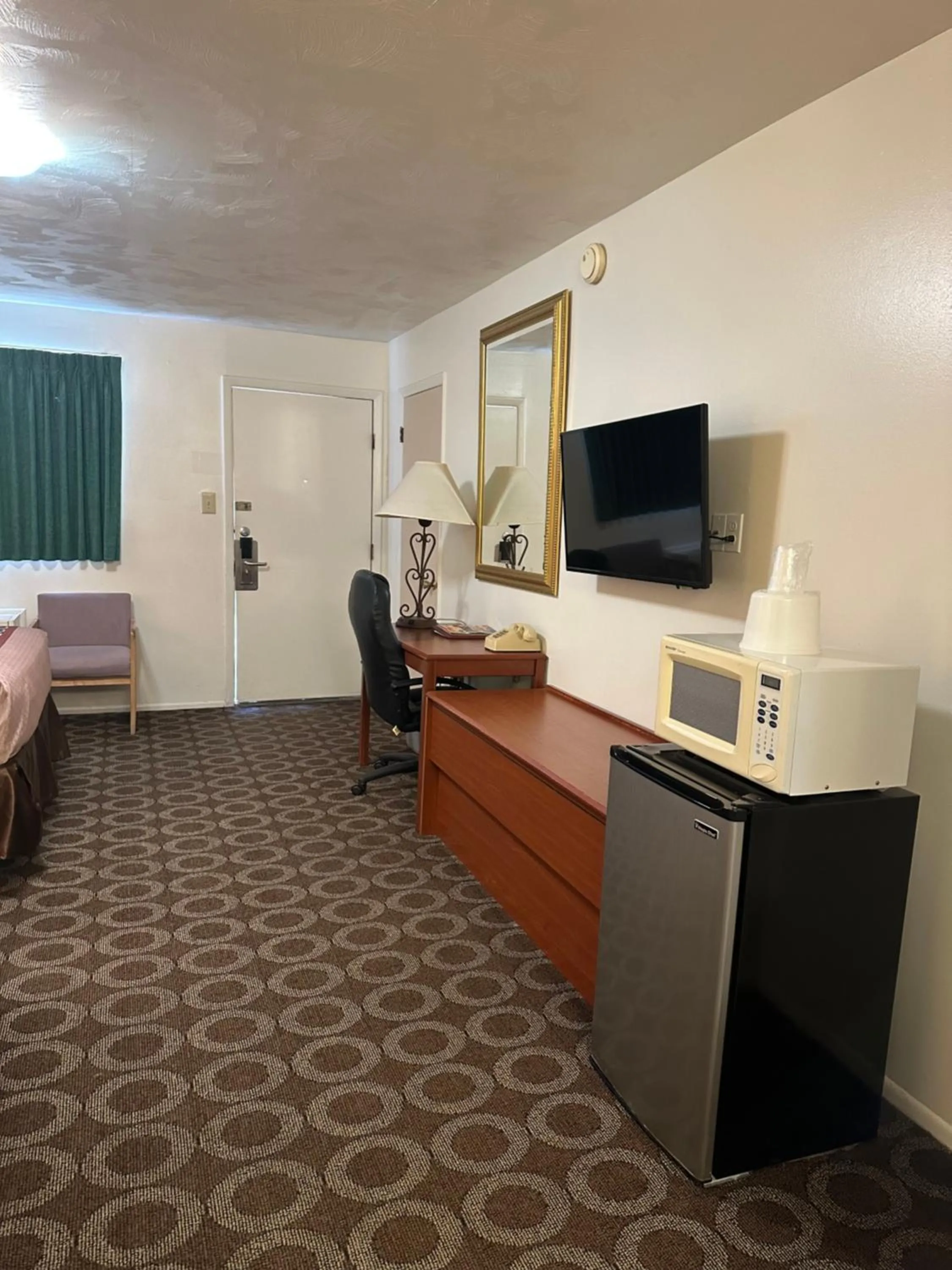 Bed in Canyonlands Motor Inn
