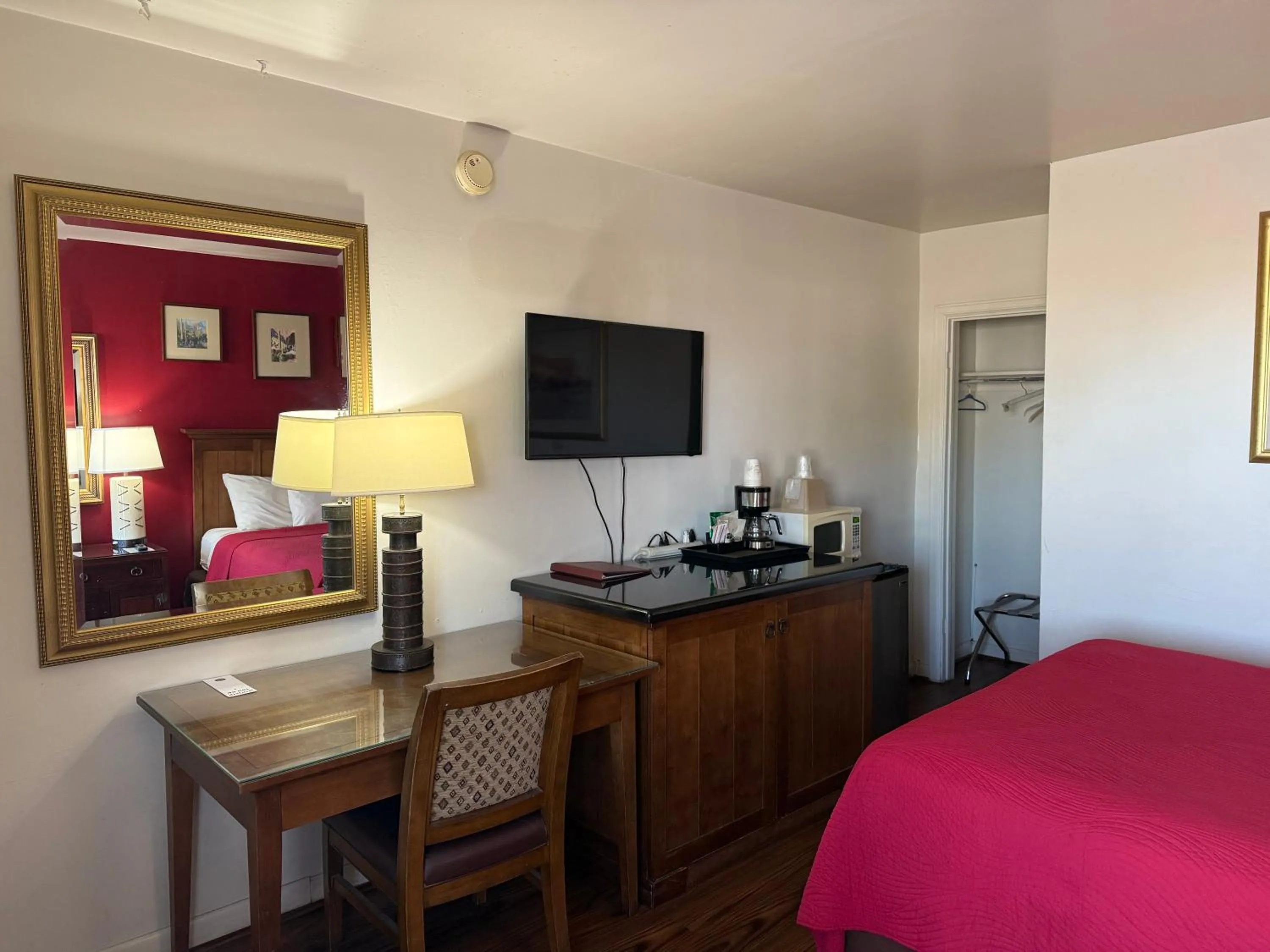 Bed in Canyonlands Motor Inn