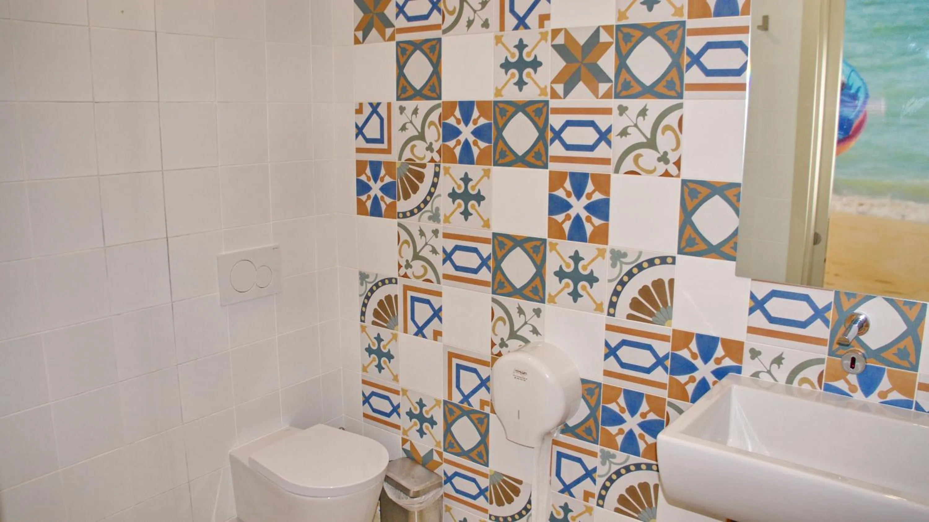 Topcity Hostel & Suites