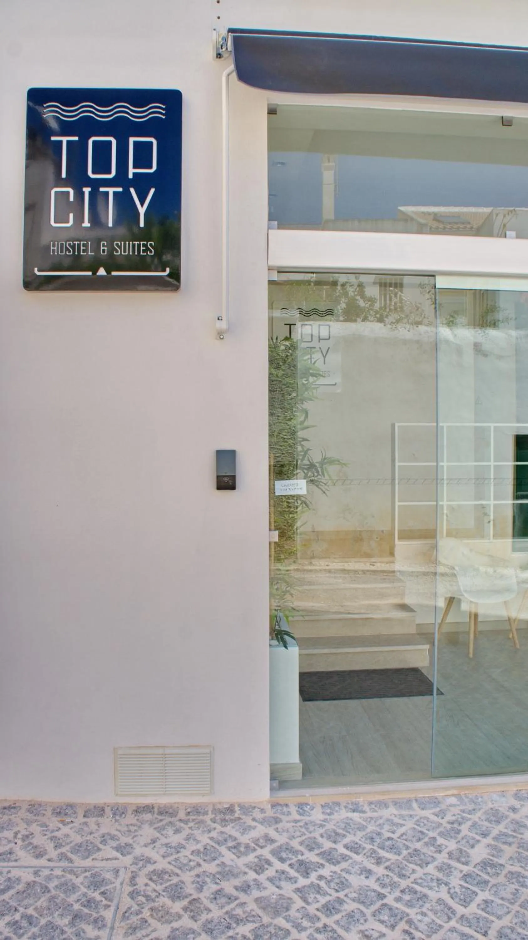 Topcity Hostel & Suites