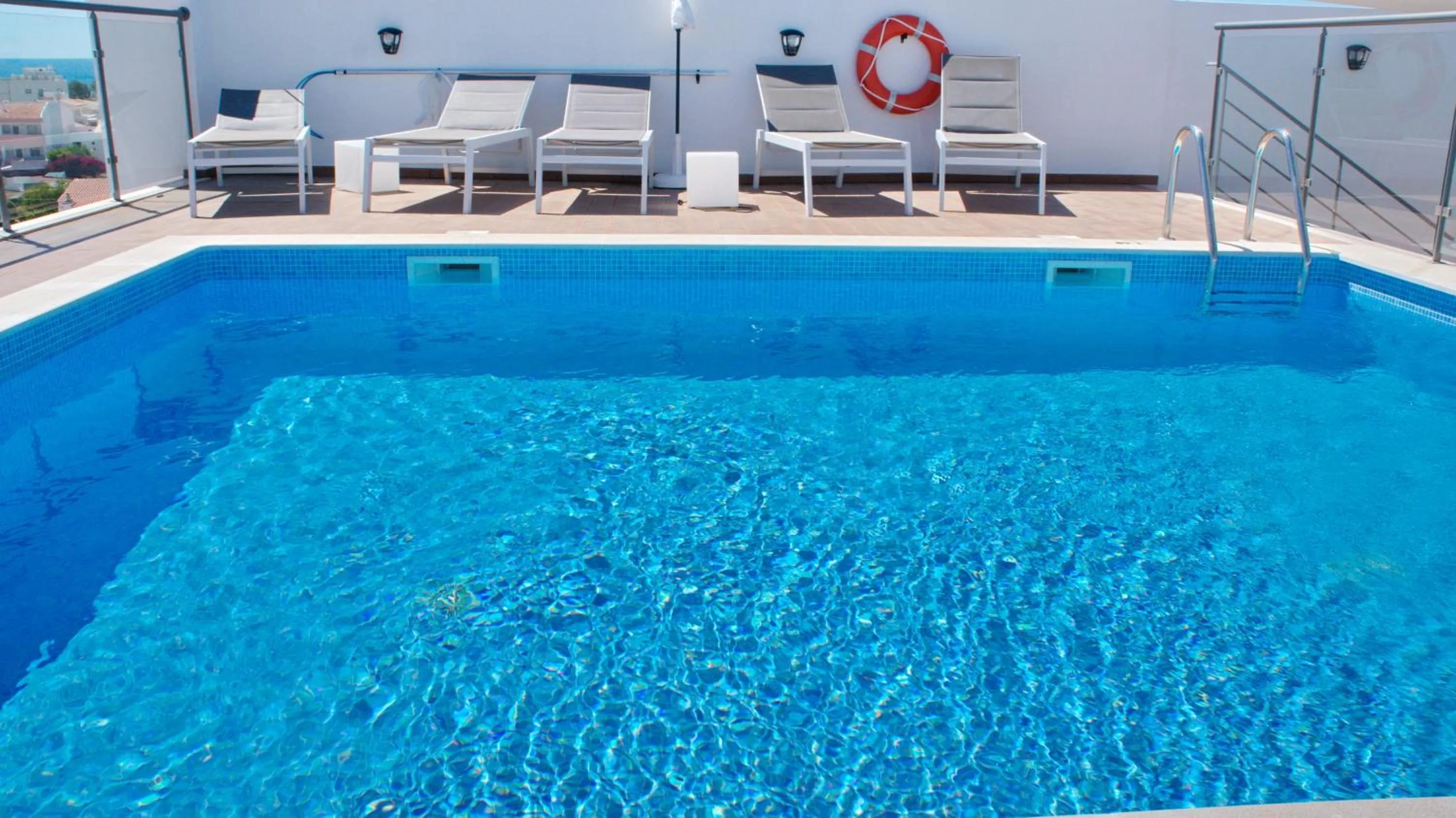 Topcity Hostel & Suites