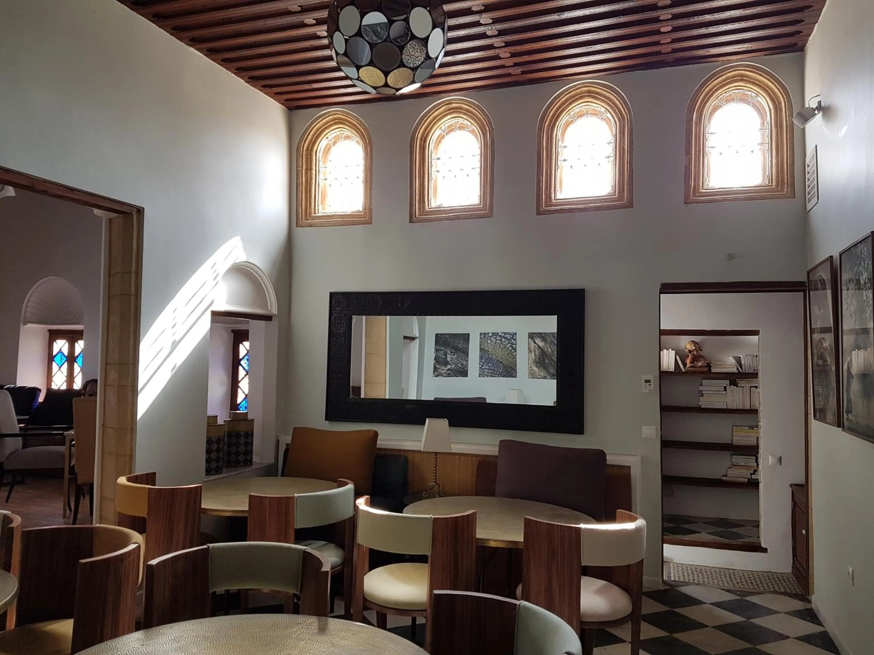 Restaurant/places to eat in Dar Shâan