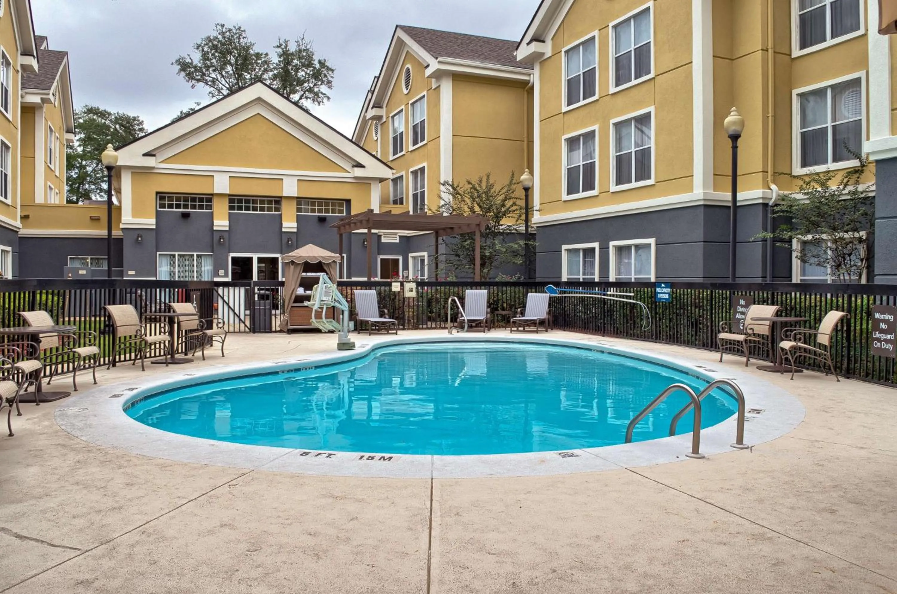 Pool view in Homewood Suites by Hilton Mobile Airport-University Area