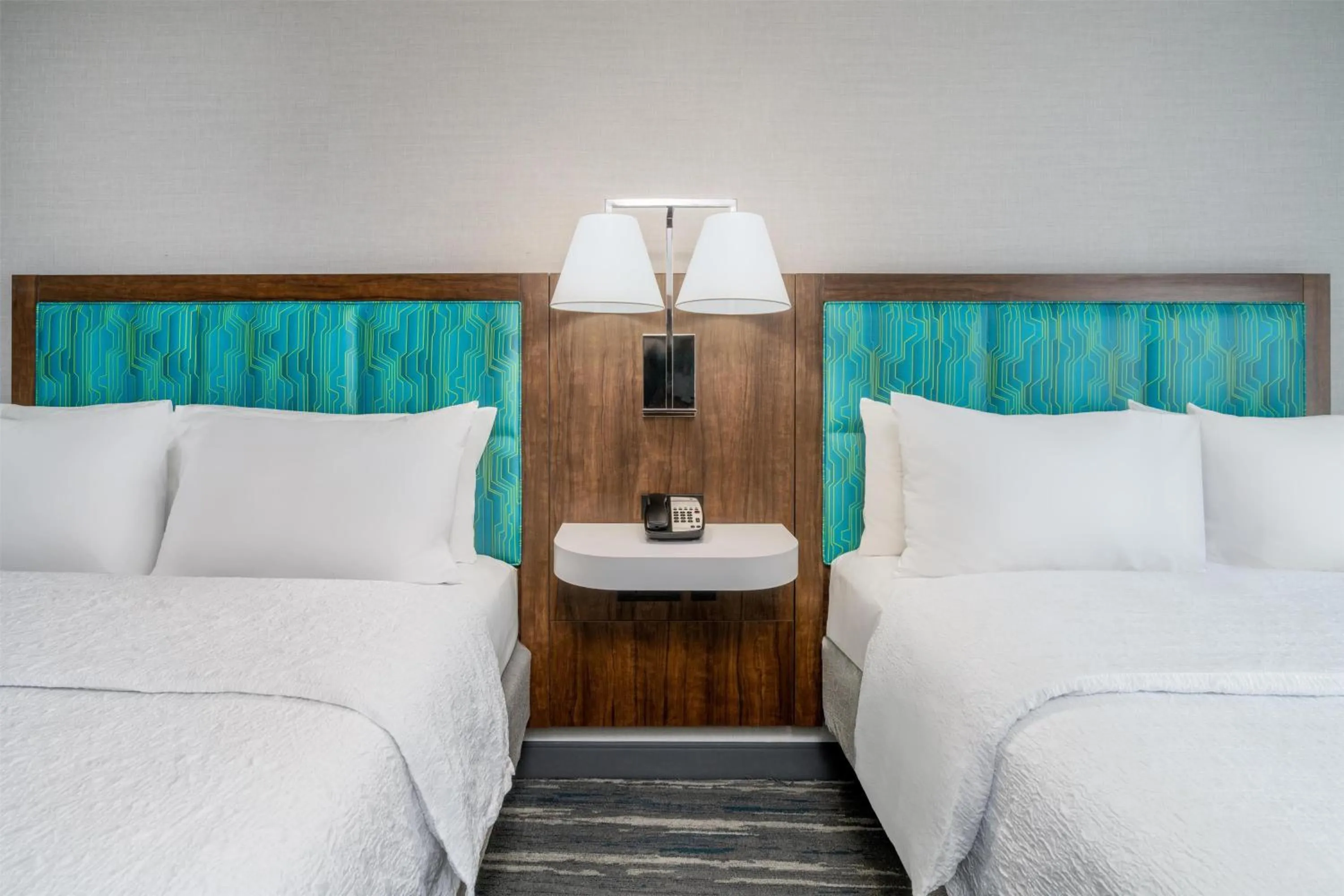 Bed in Hampton Inn Sheridan