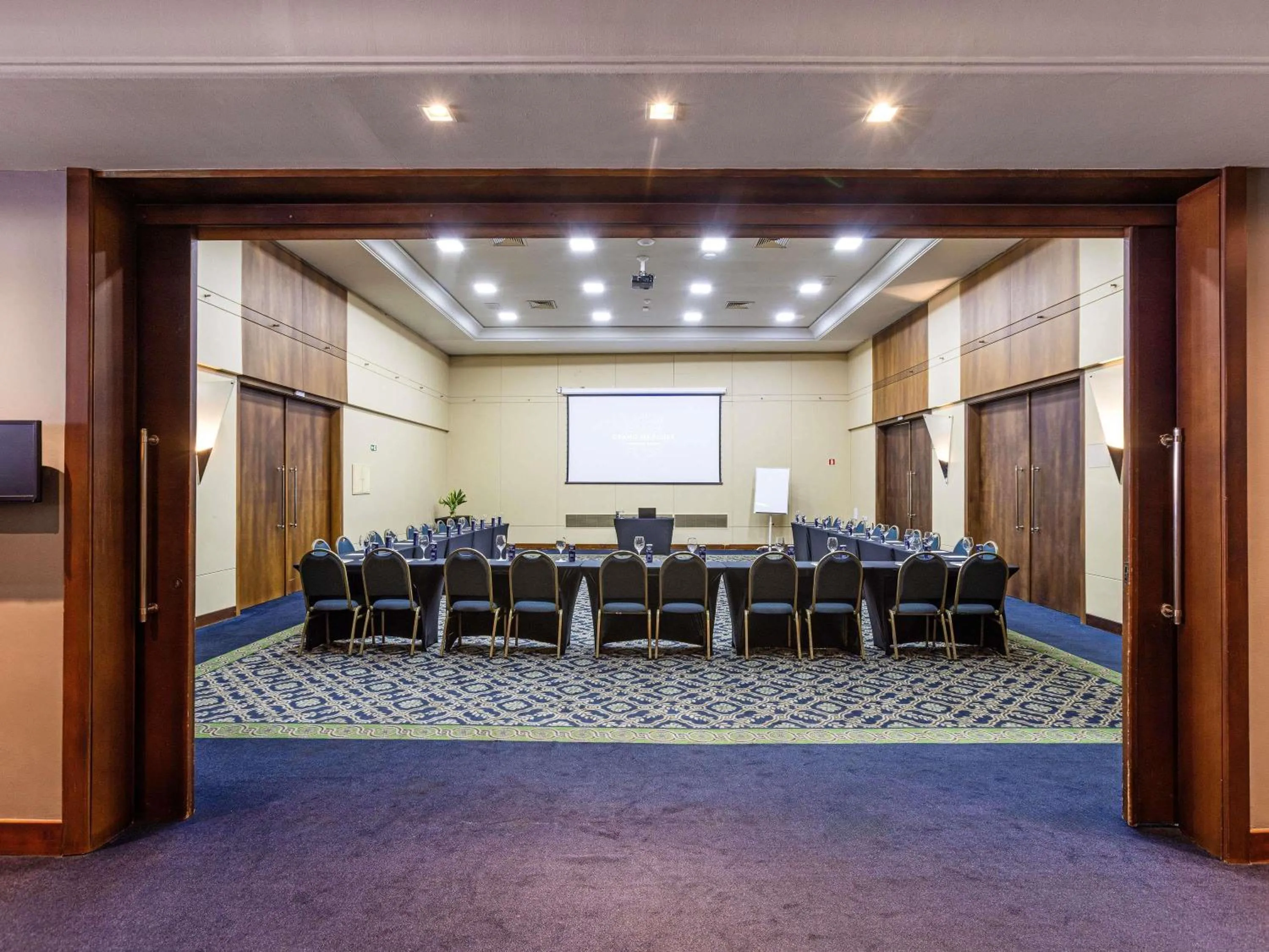 Meeting/conference room in Grand Mercure Curitiba Rayon