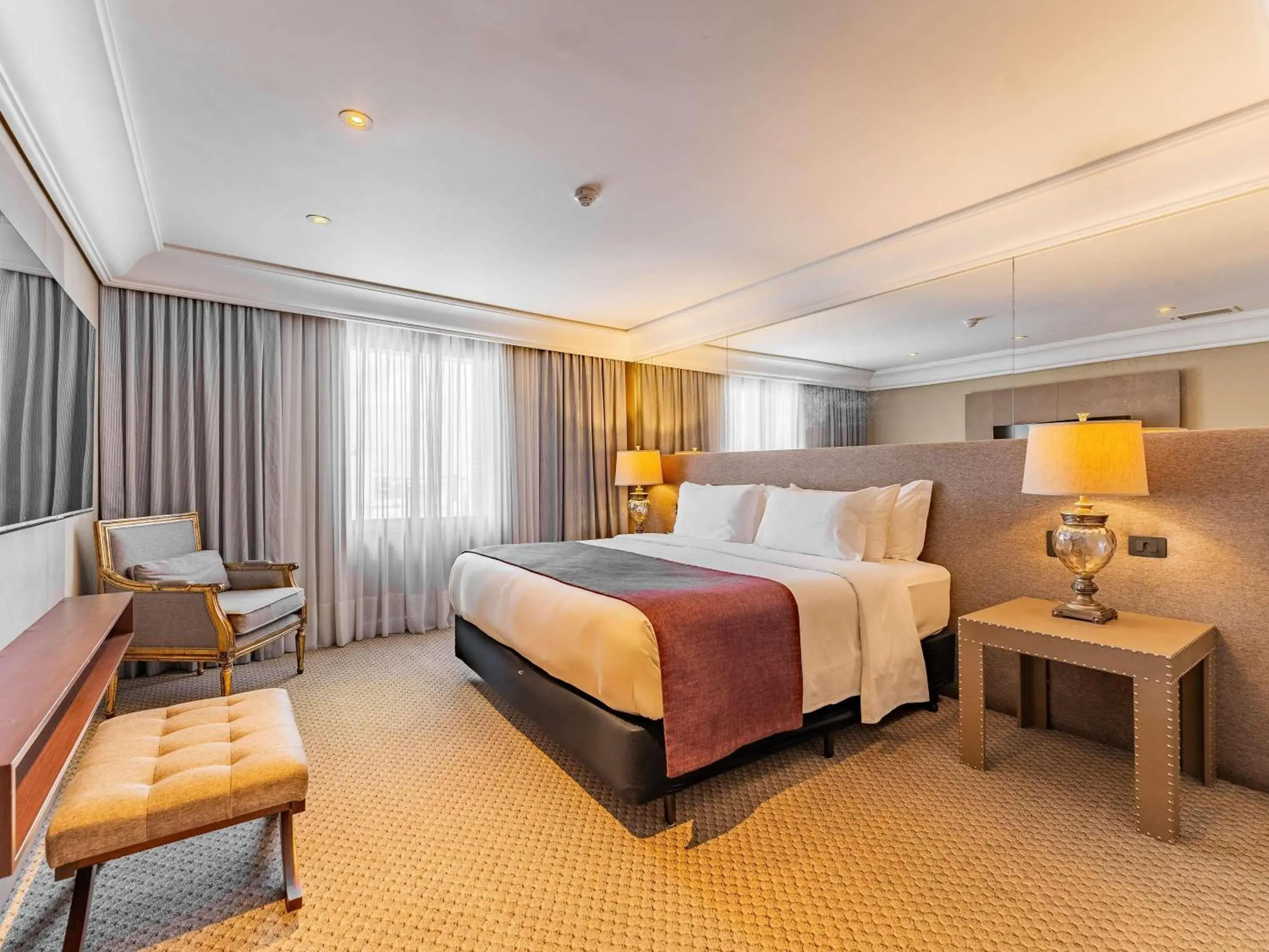 Presidential King Suite - single occupancy in Grand Mercure Curitiba Rayon Presidential King Suite - single occupancy in Grand Mercure Curitiba Rayon