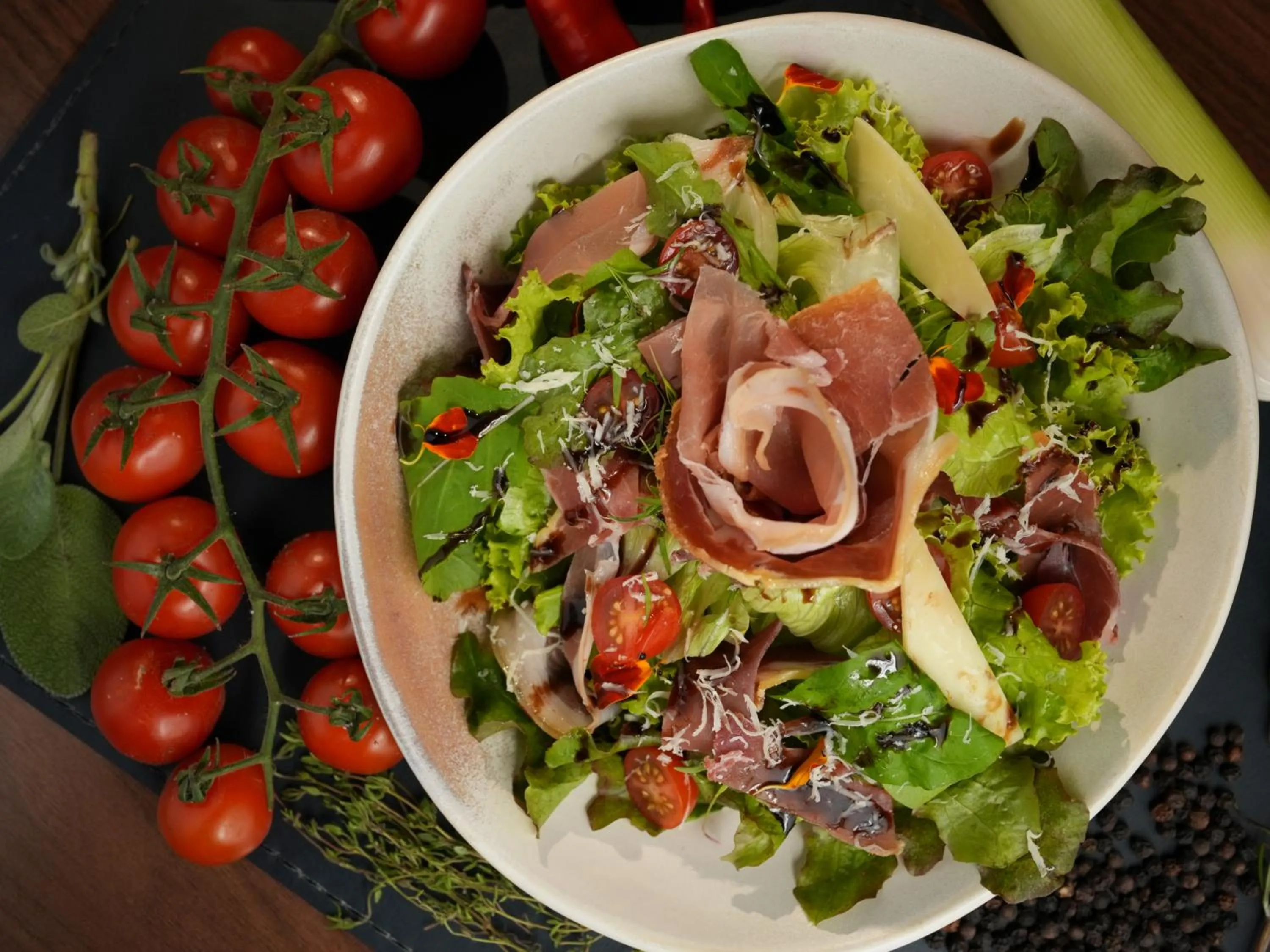 Restaurant/places to eat in Grand Mercure Curitiba Rayon