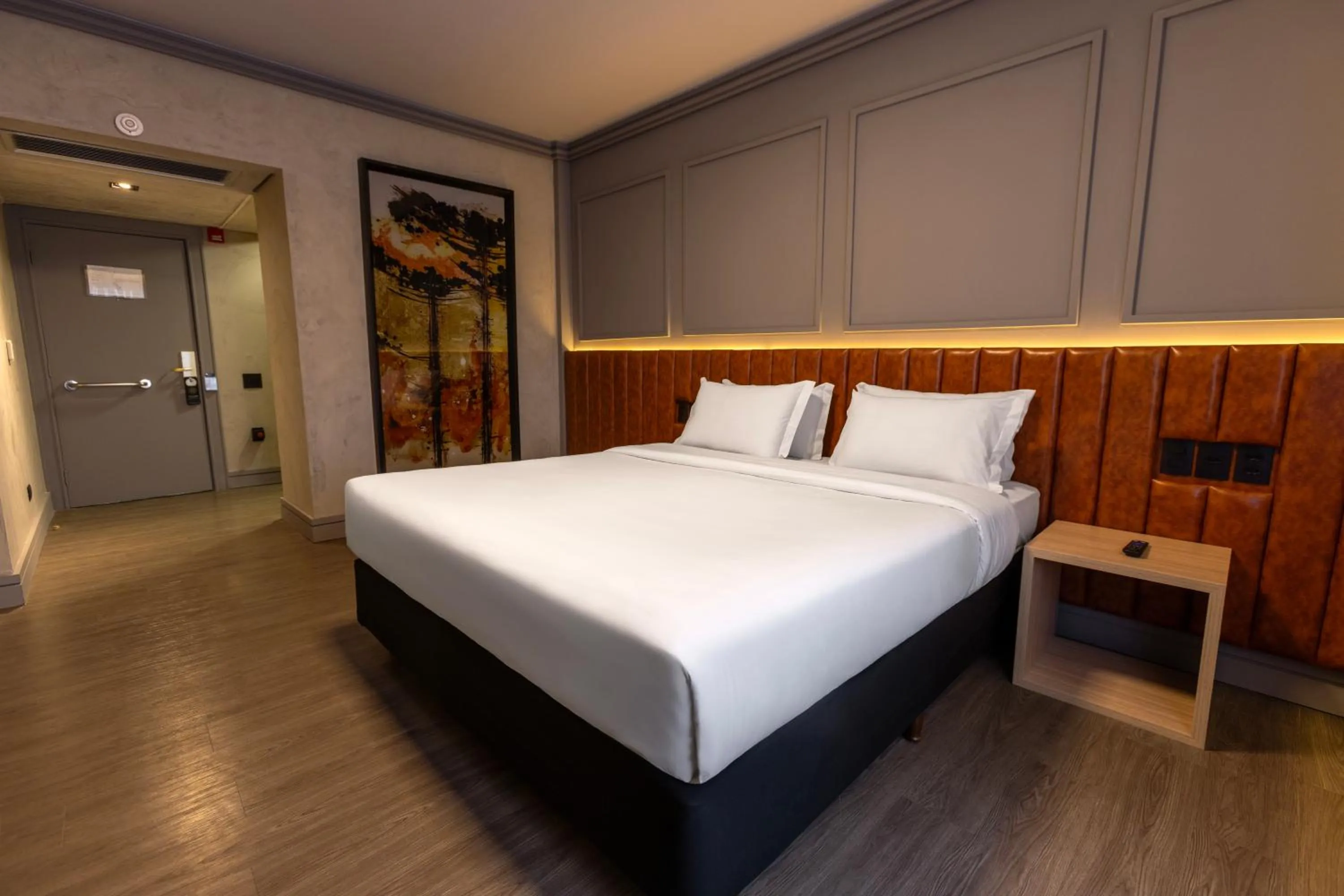 Photo of the whole room, Bed in Grand Mercure Curitiba Rayon